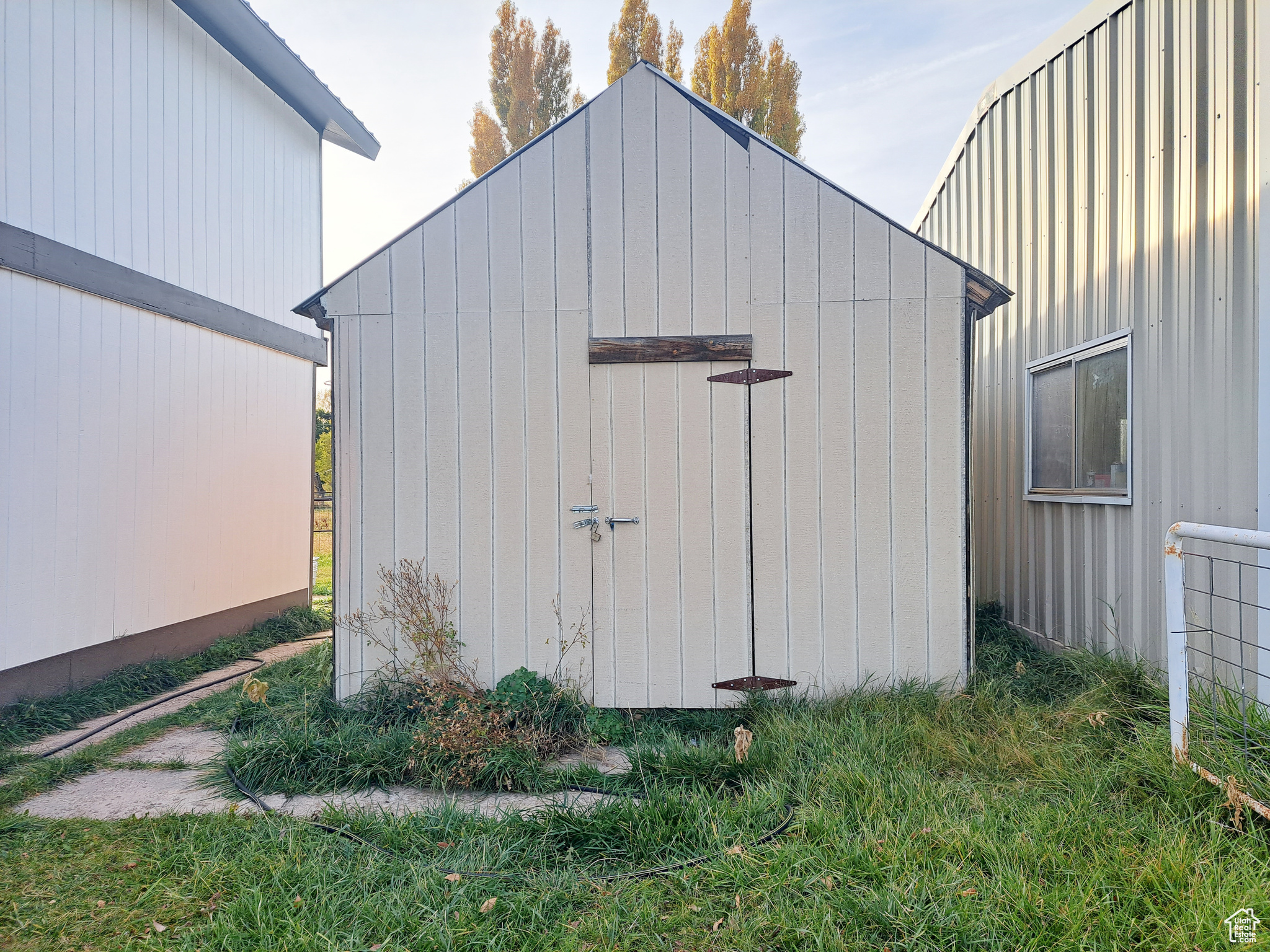 main property photo 45