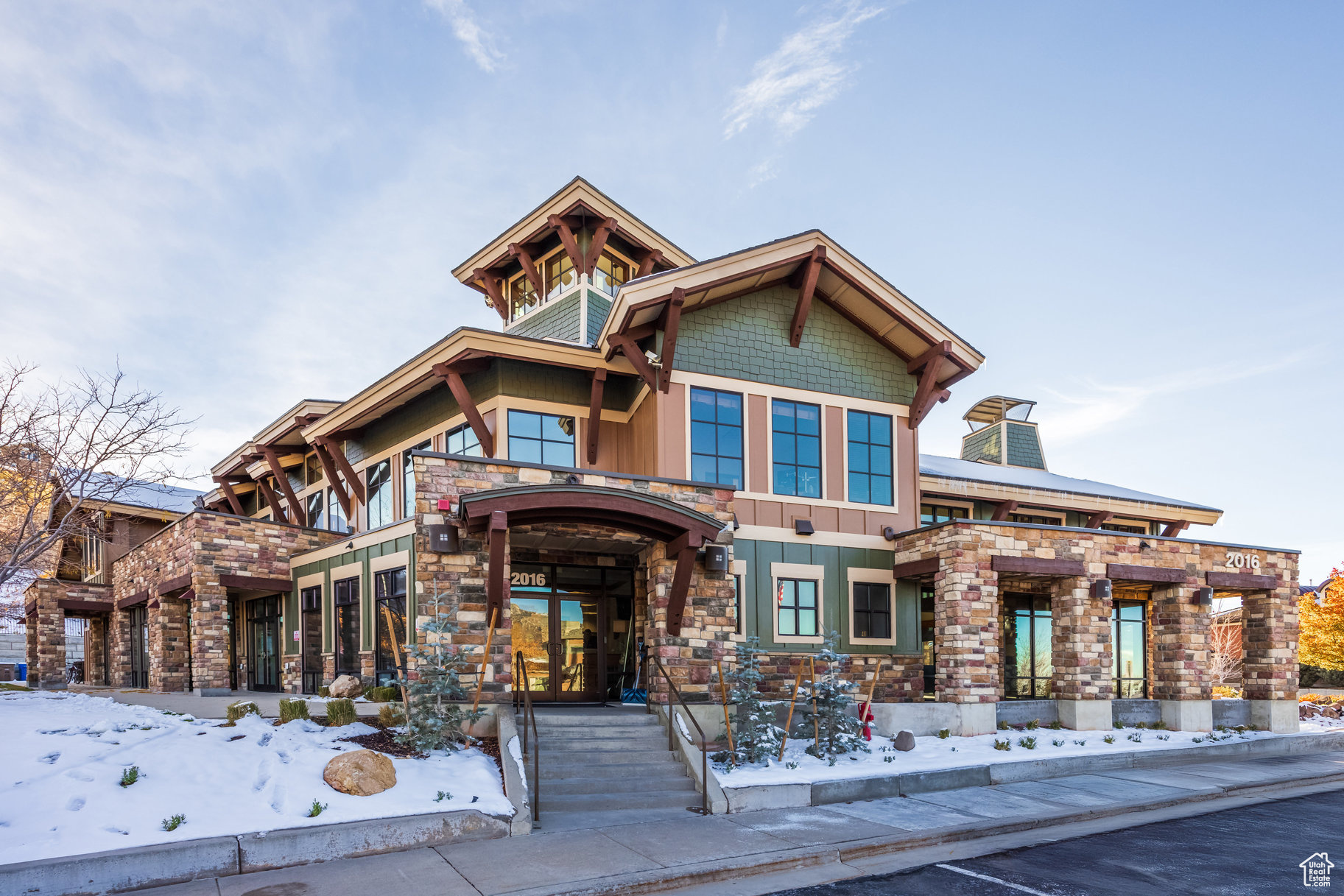 main property photo 32