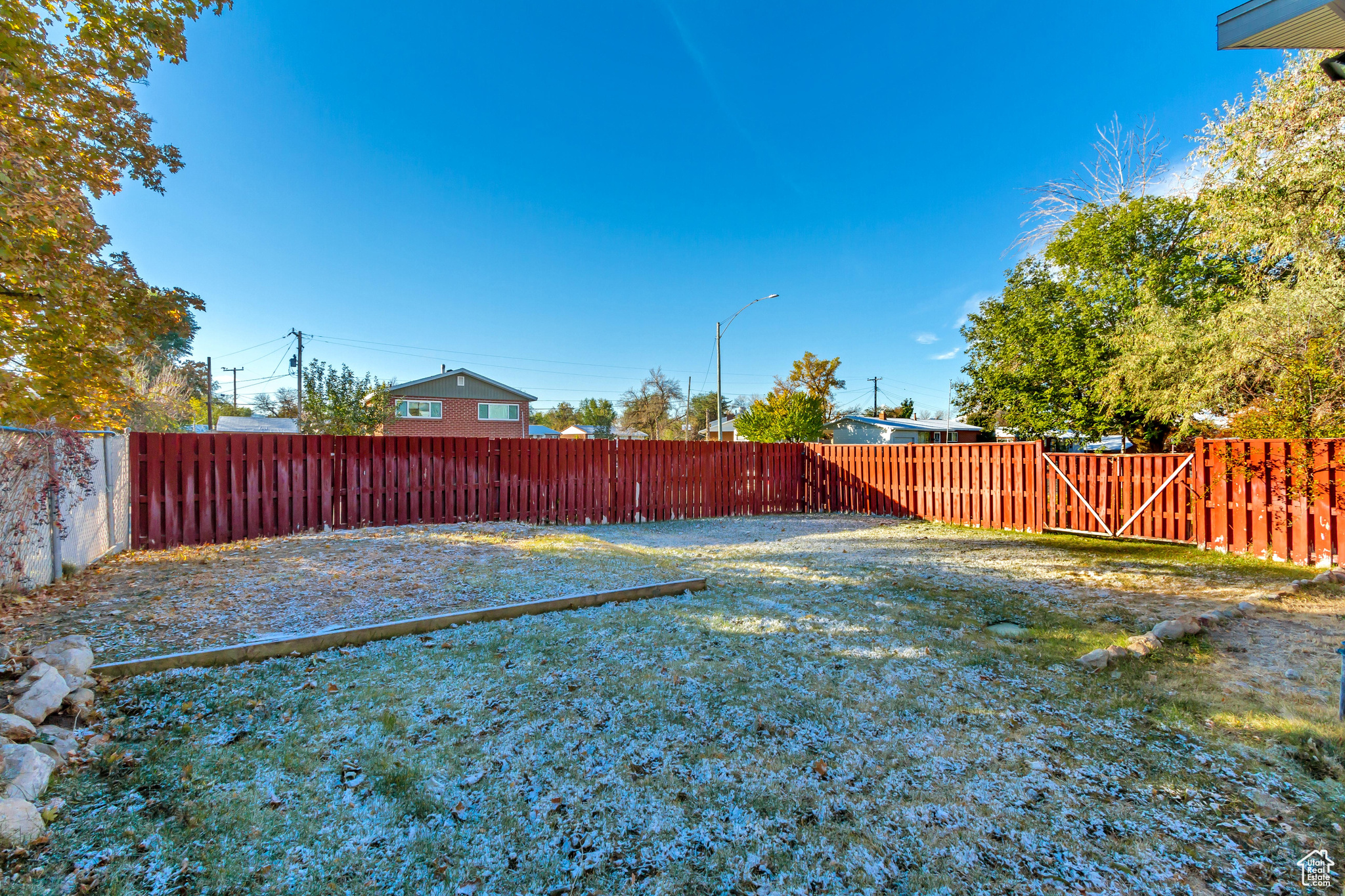 main property photo 25
