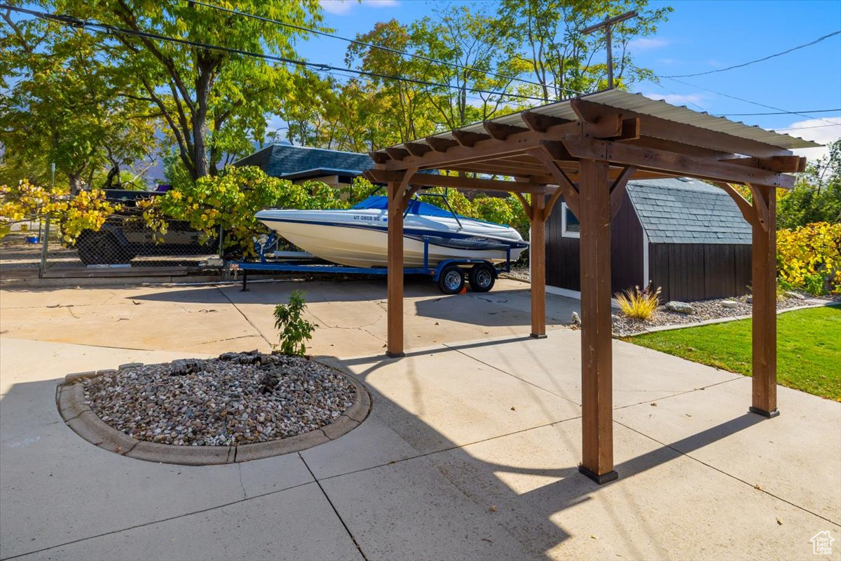 main property photo 28