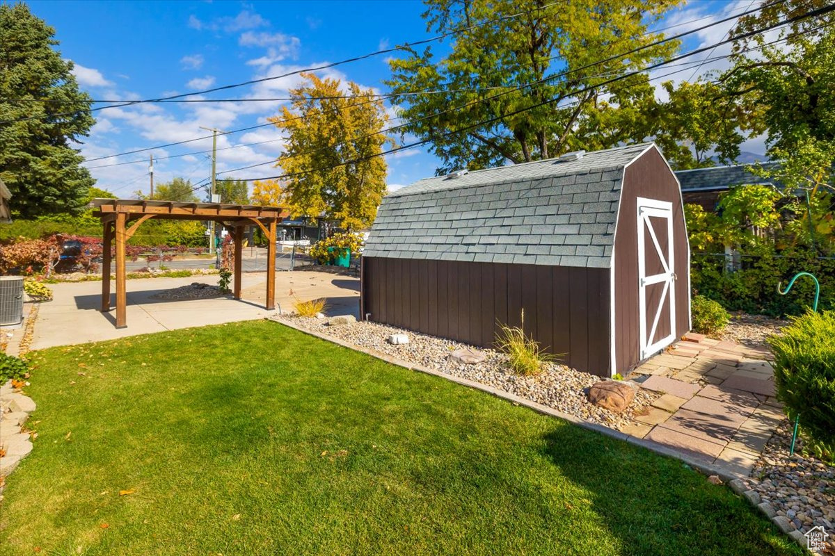 main property photo 33