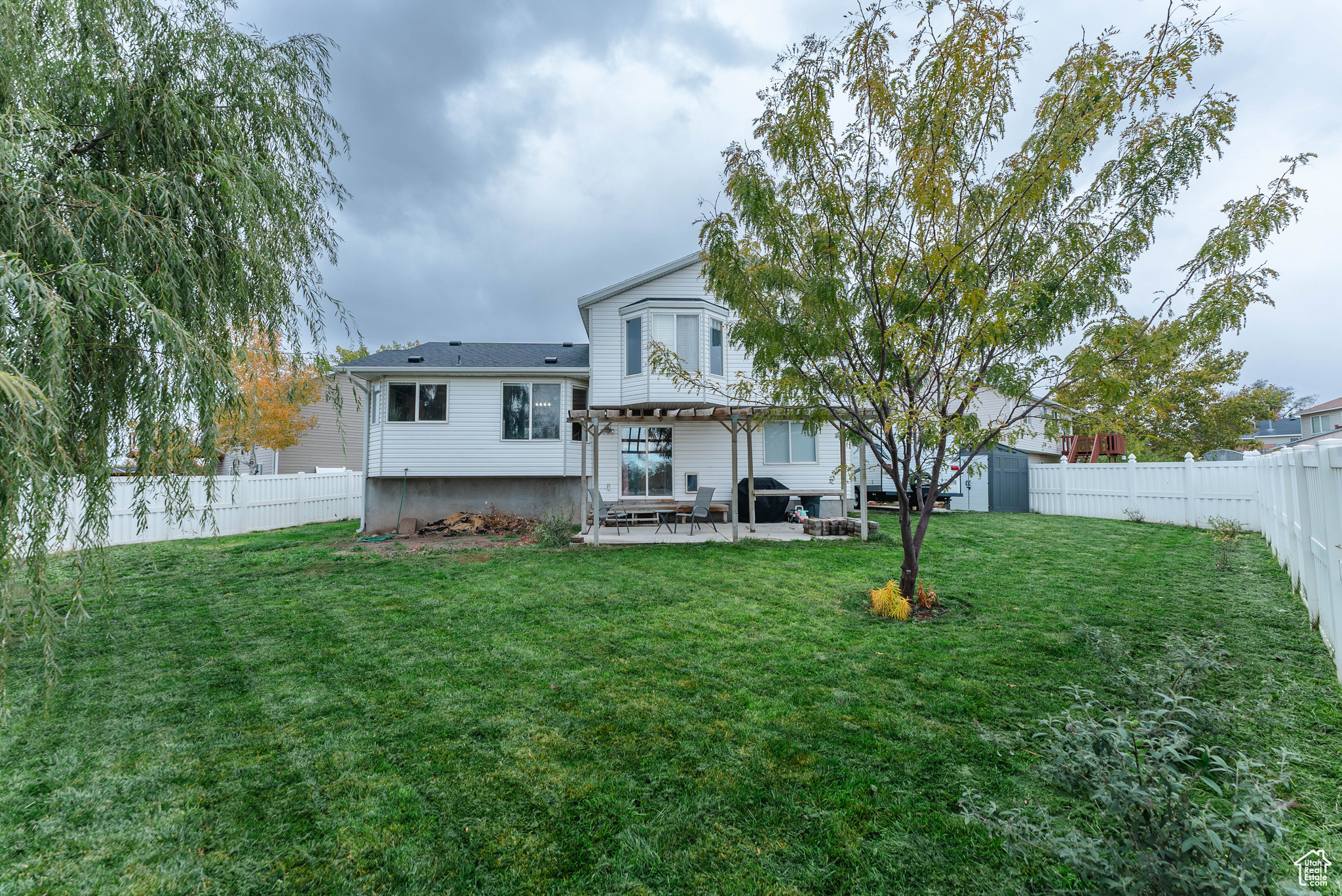 main property photo 28