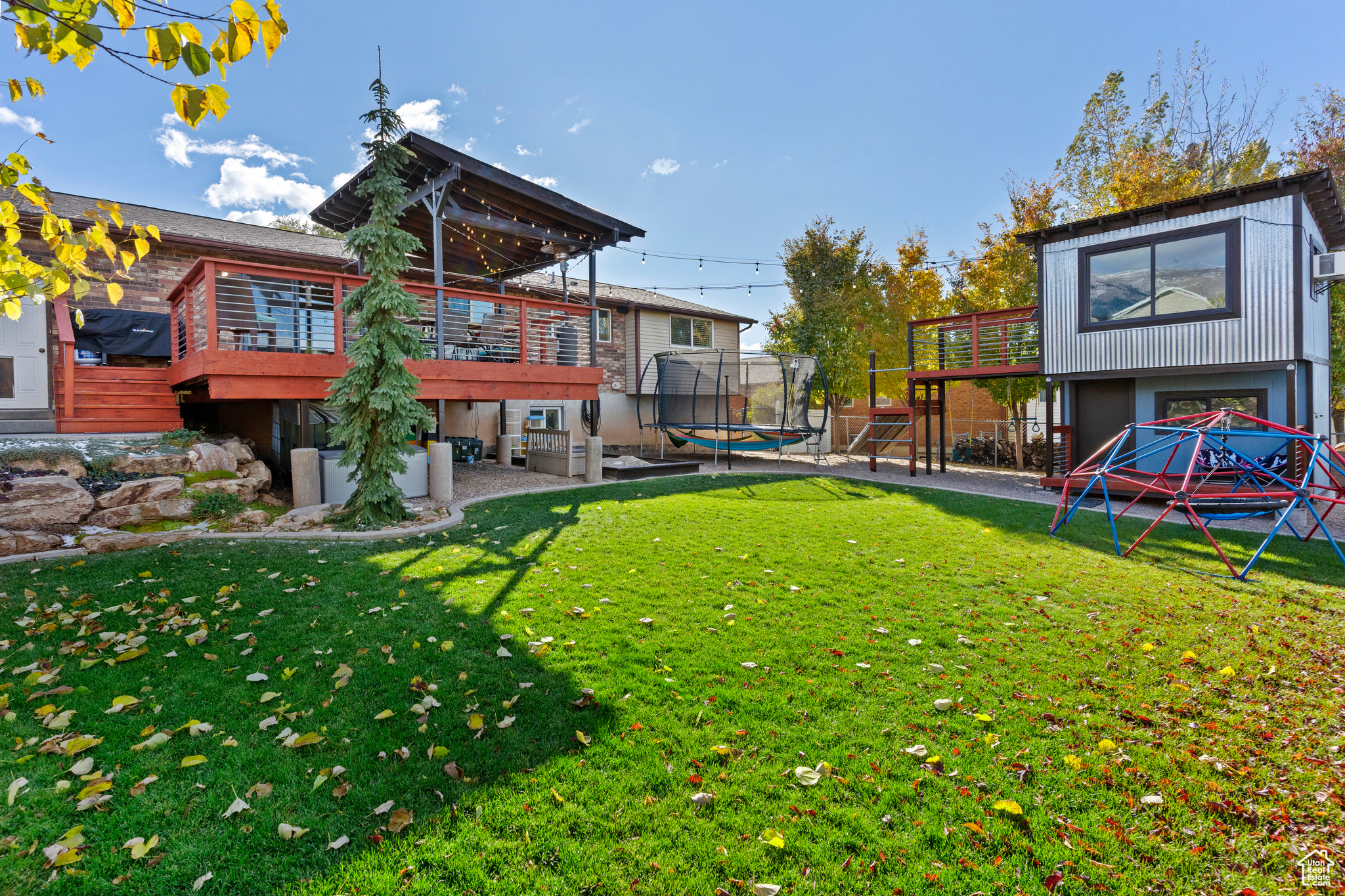 main property photo 36