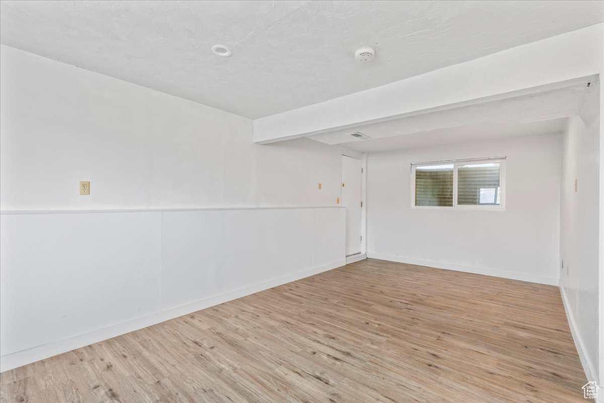 property viewer photo 20