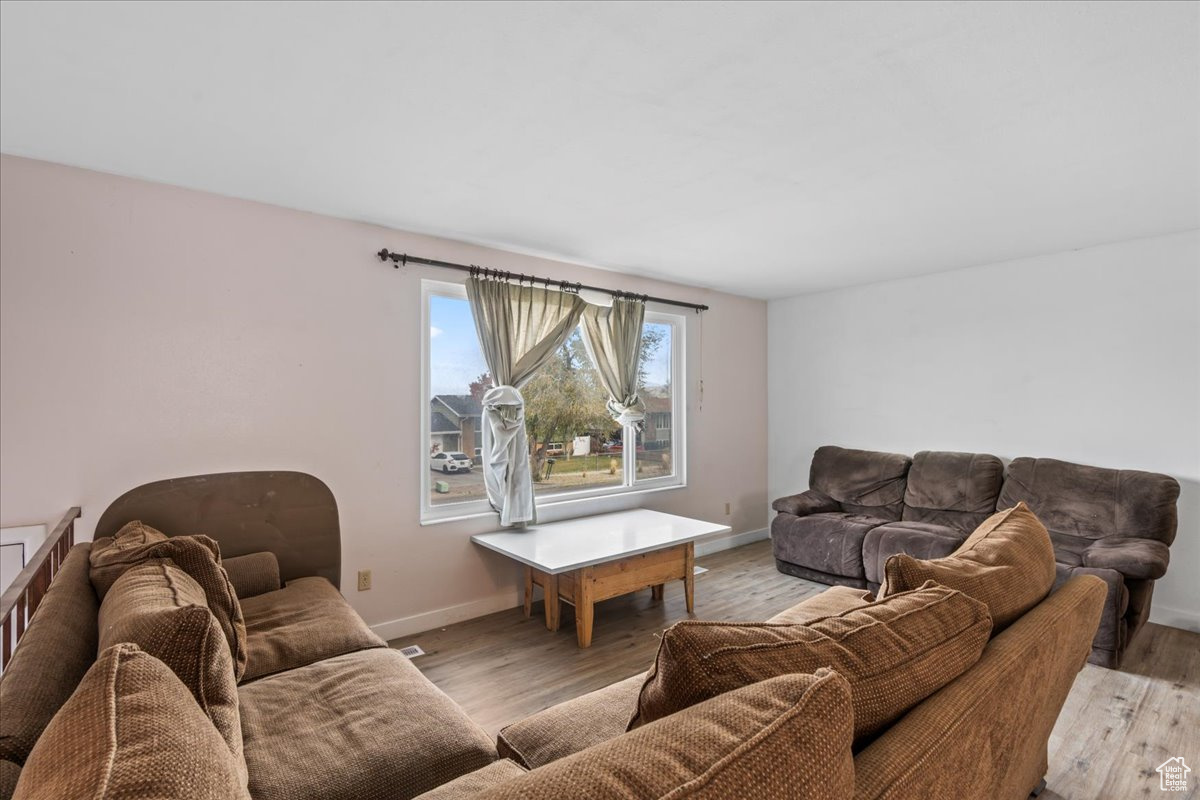 property viewer photo 6