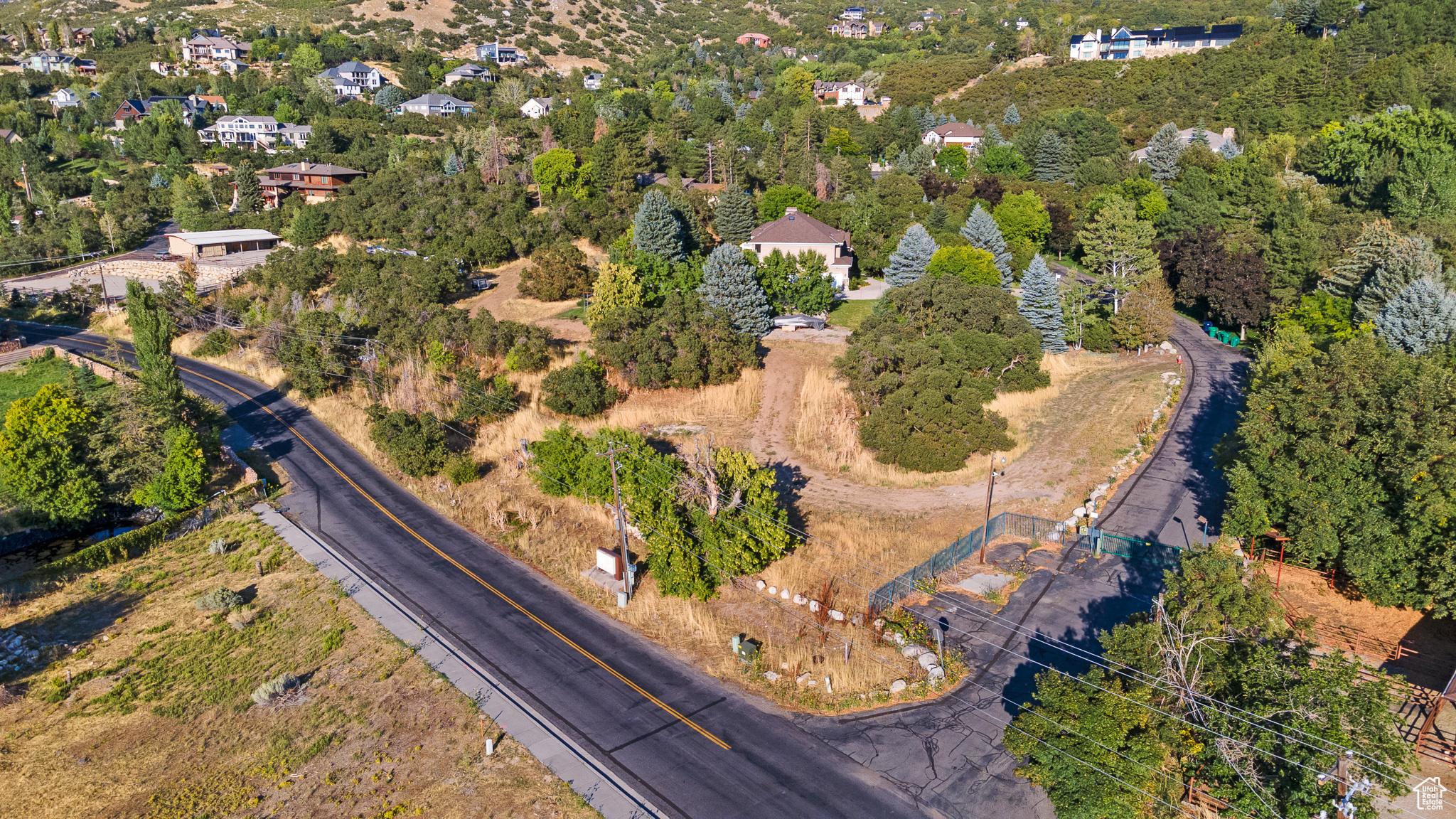 main property photo 38