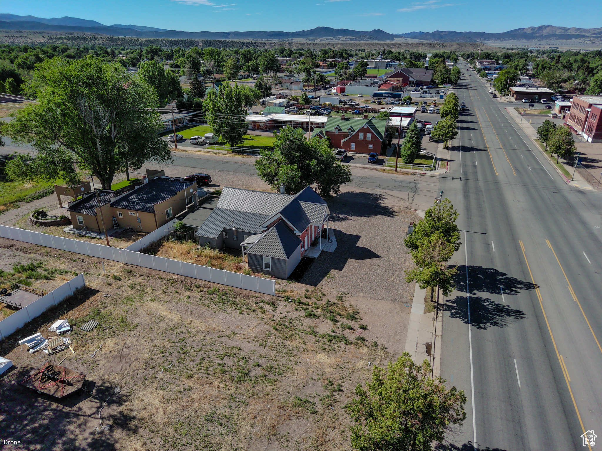 main property photo 20