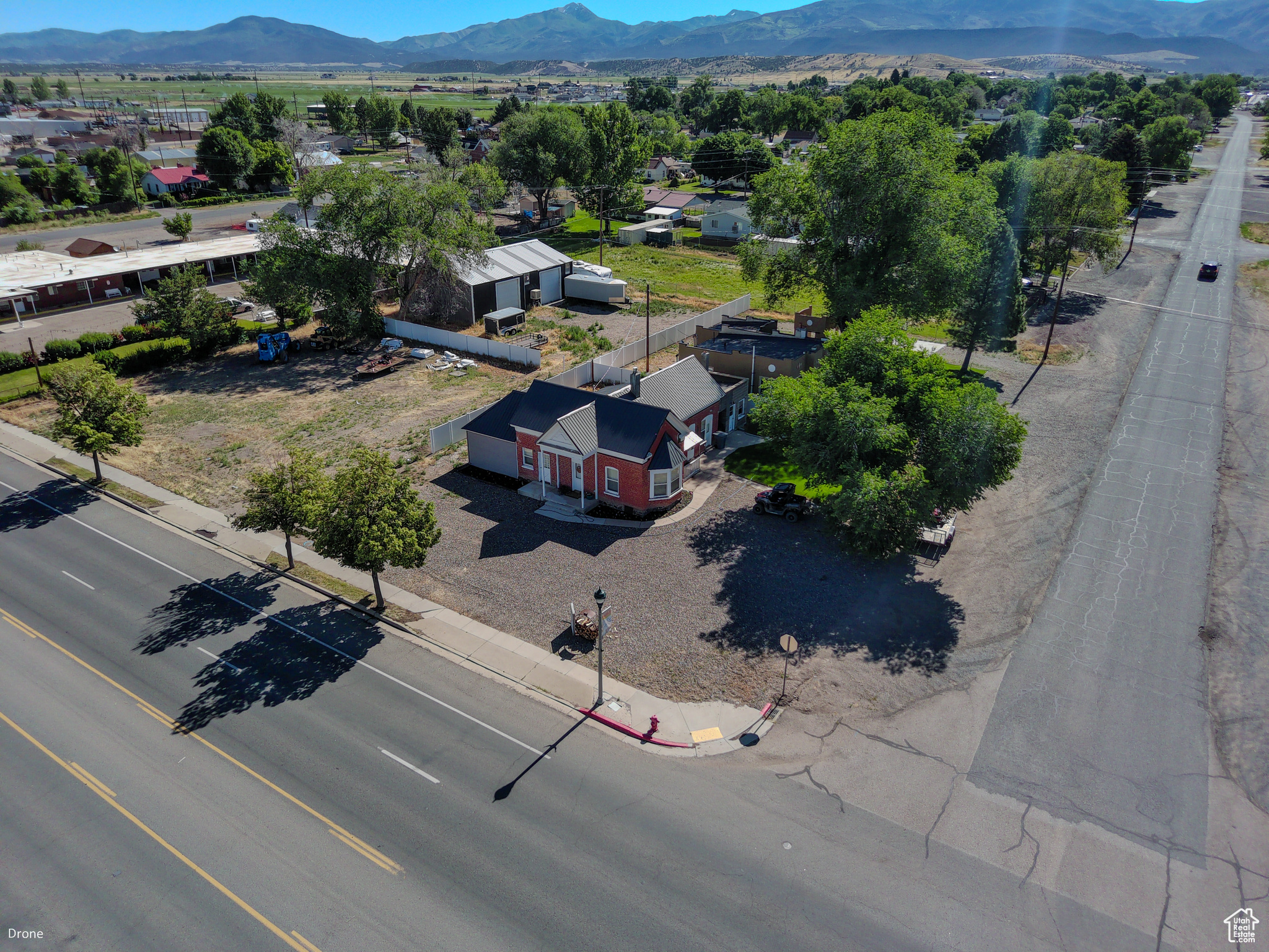 main property photo 23
