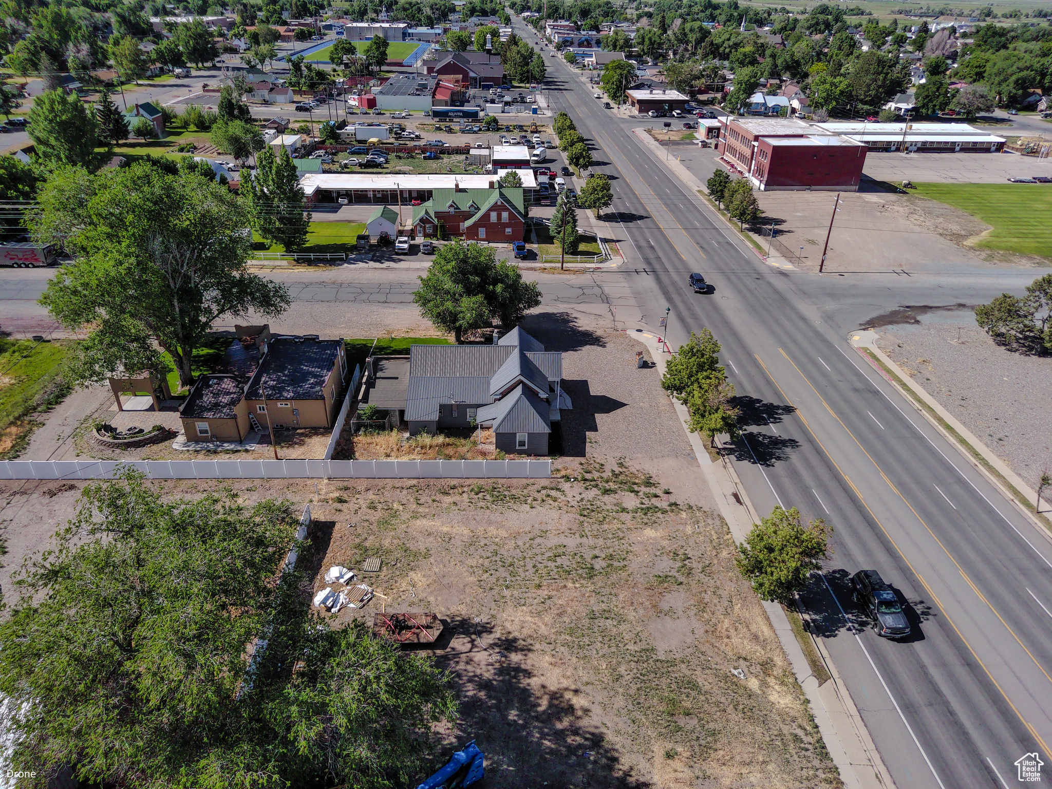main property photo 30