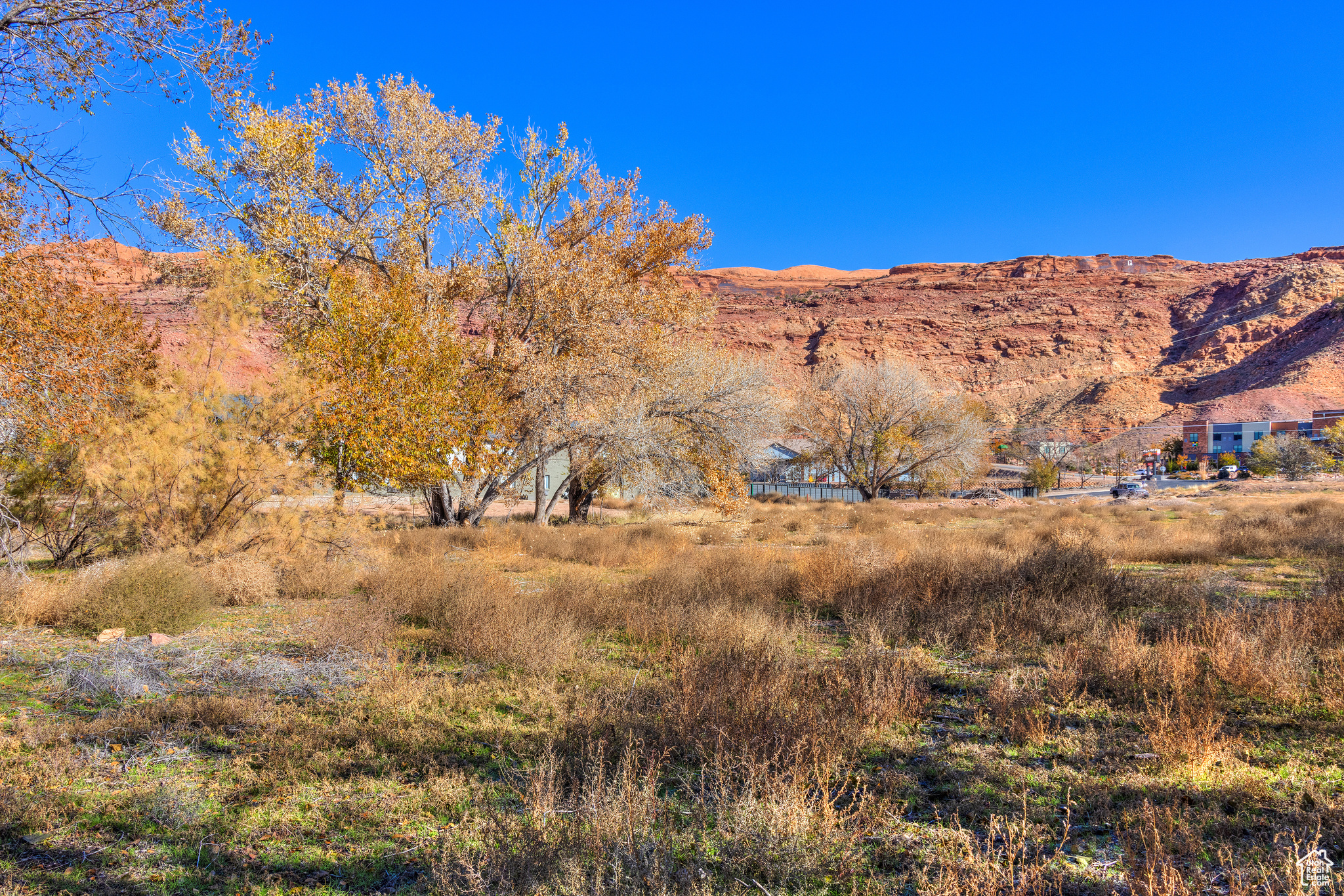 main property photo 18