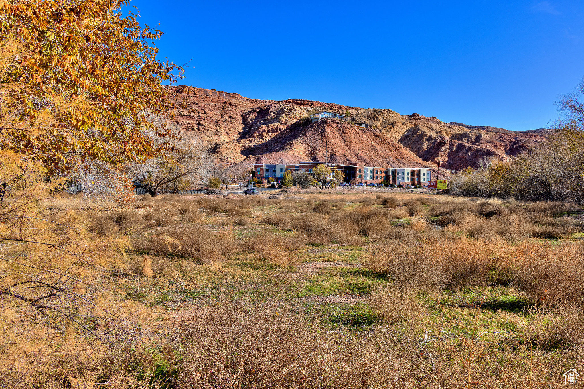 main property photo 19