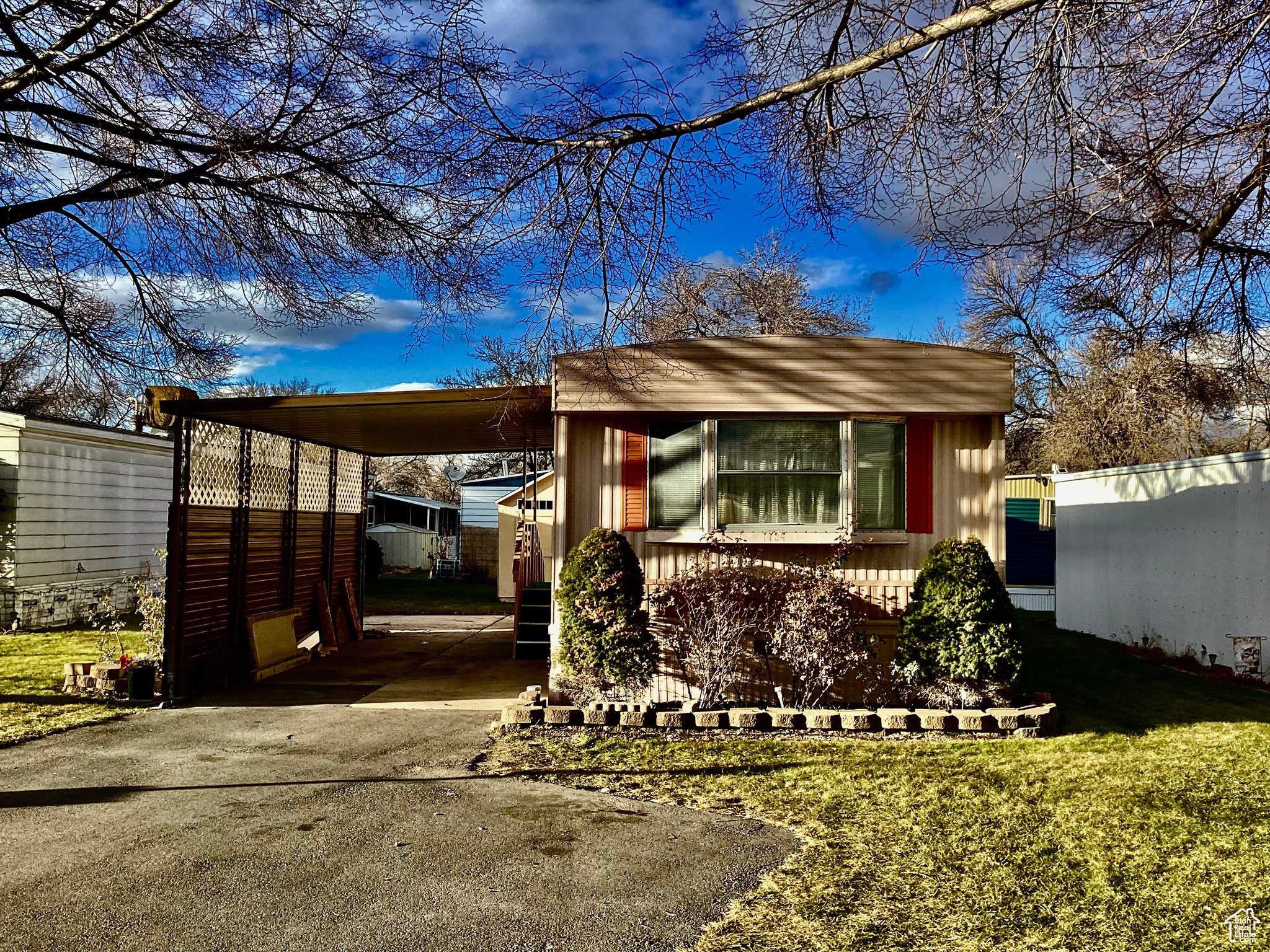main property photo 36