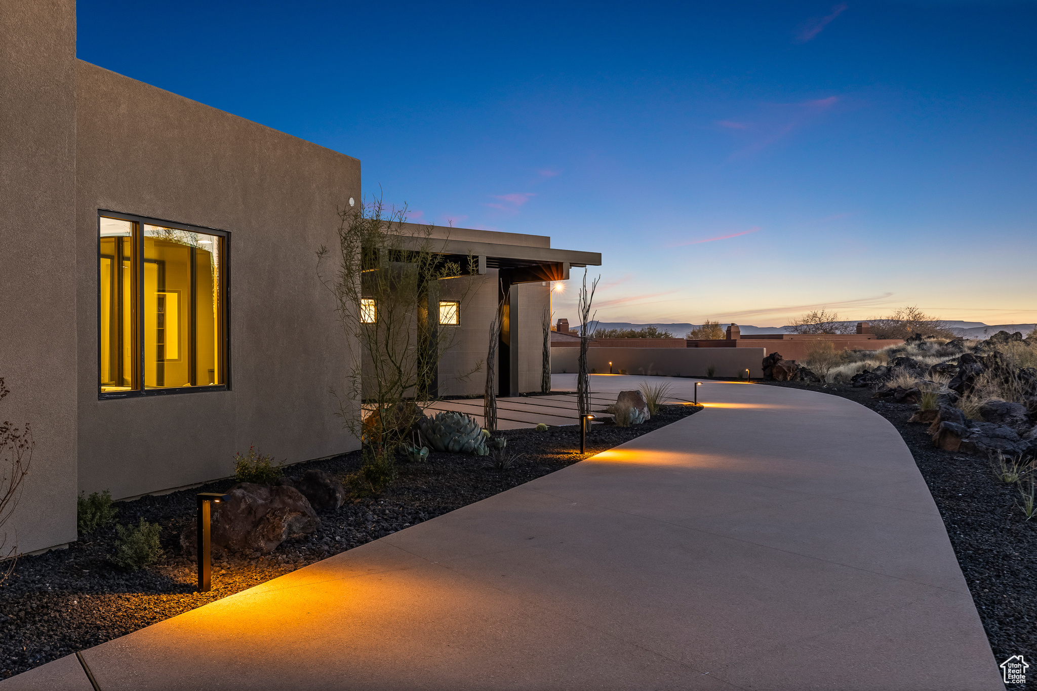 main property photo 13