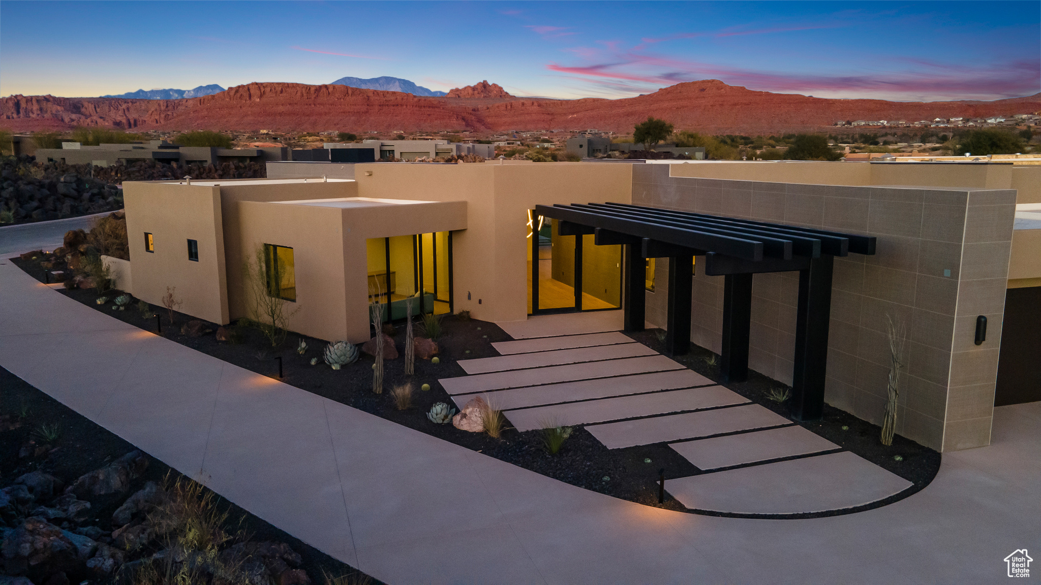 main property photo 14
