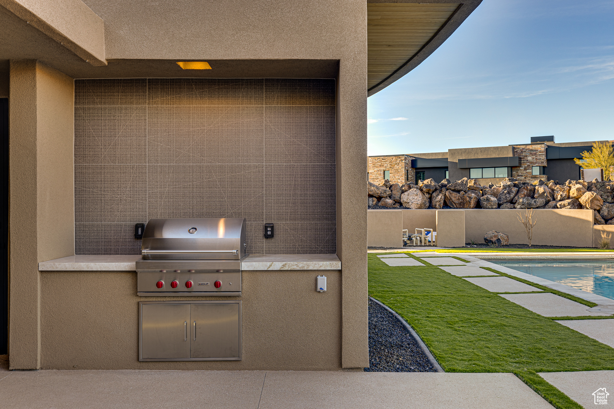 main property photo 78