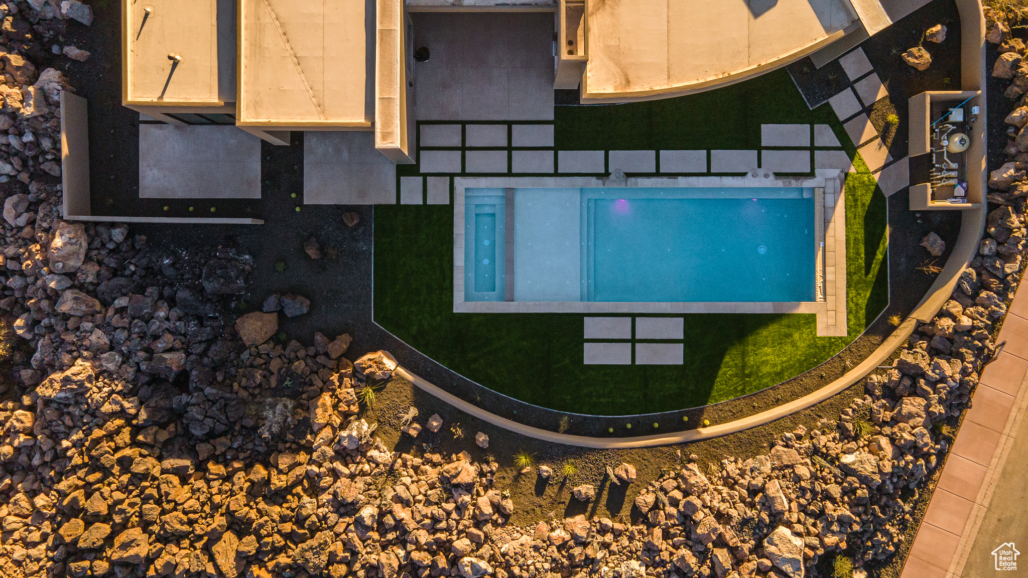 main property photo 89