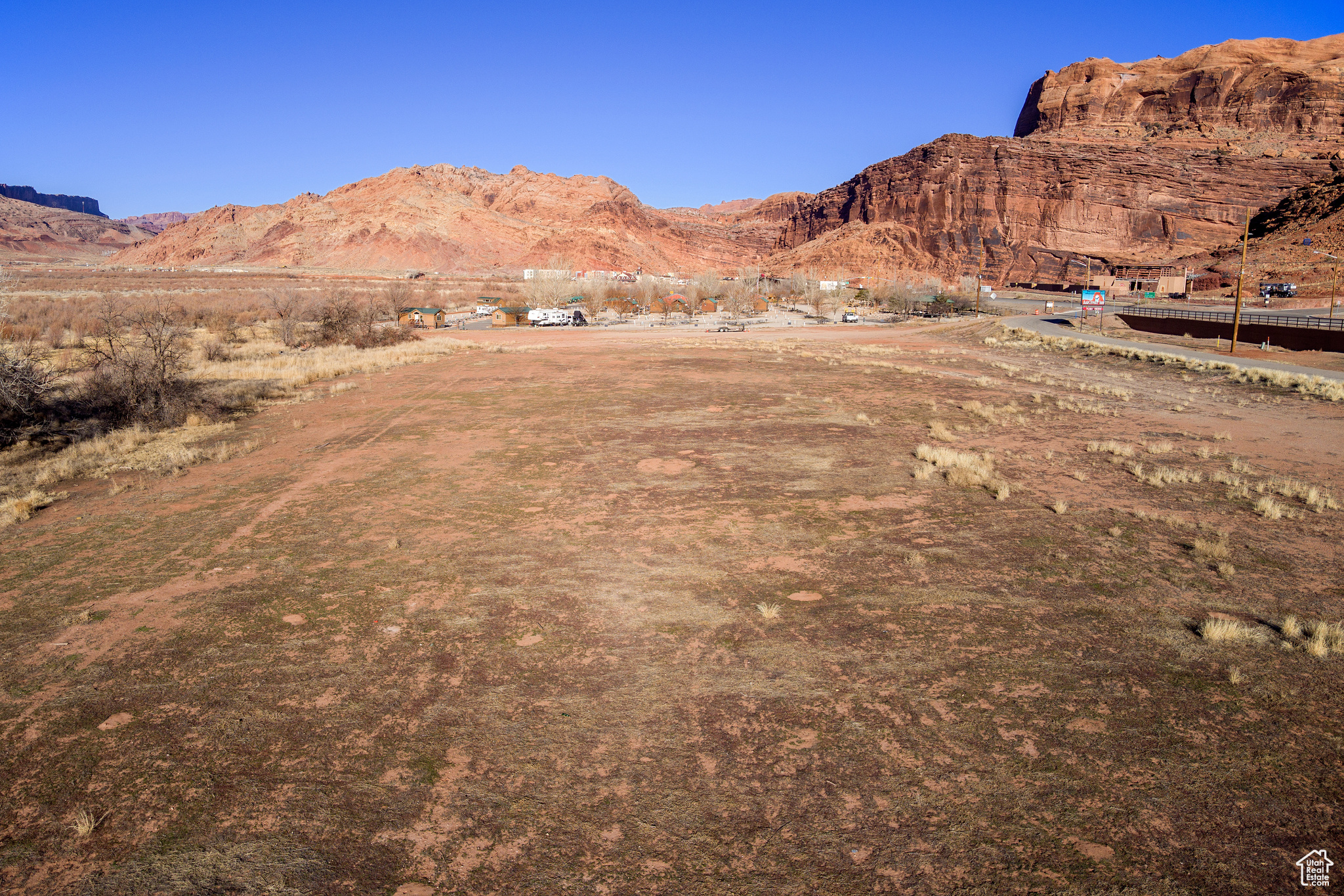 main property photo 13