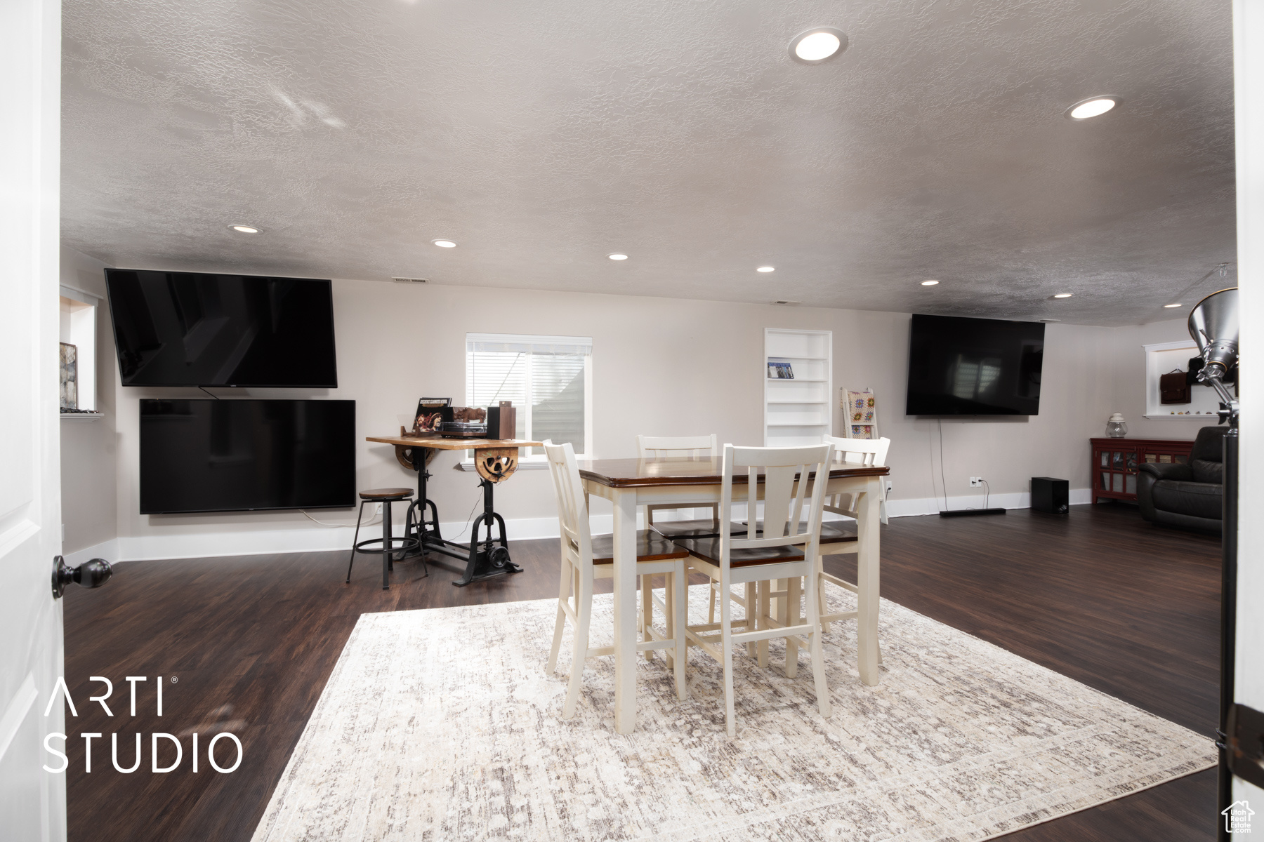 property viewer photo 26