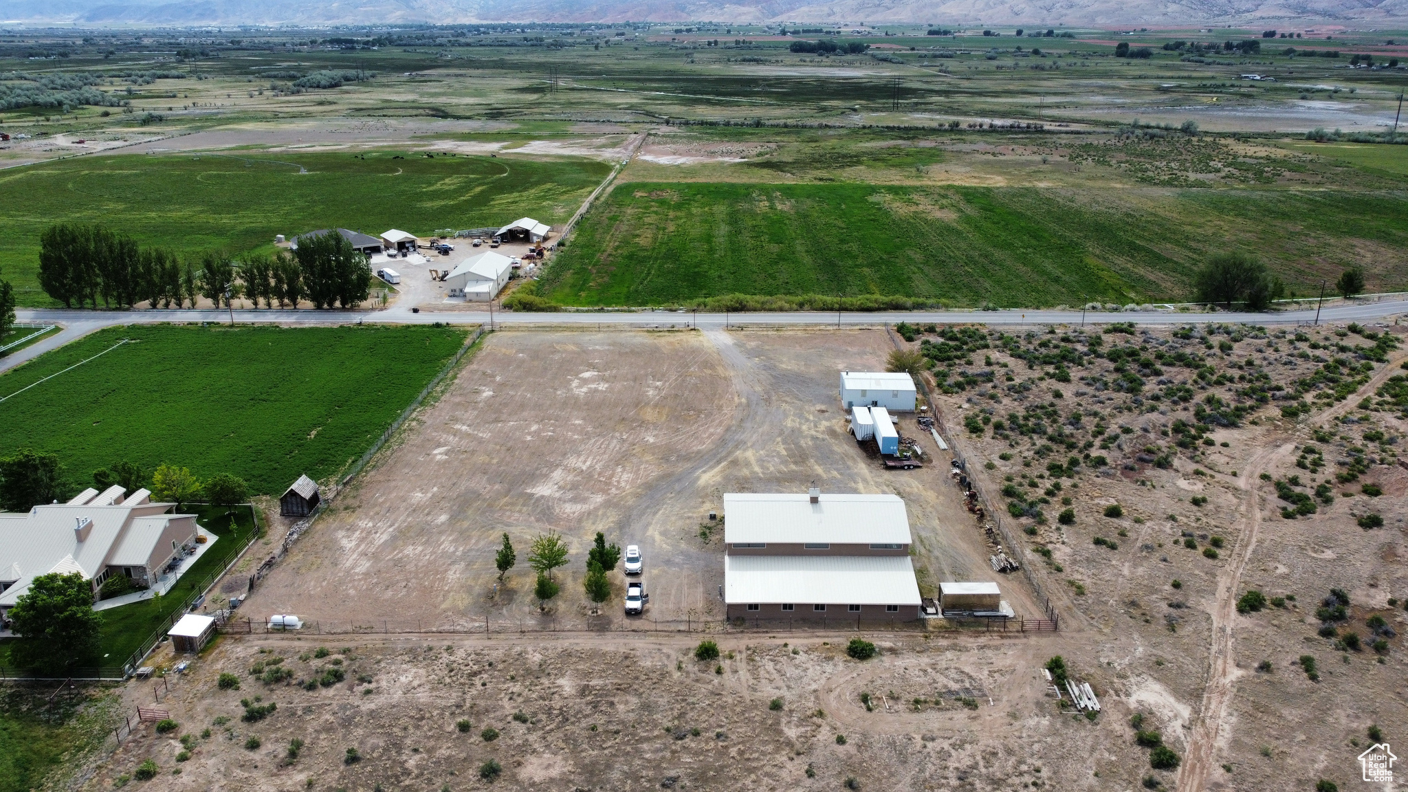 main property photo 33