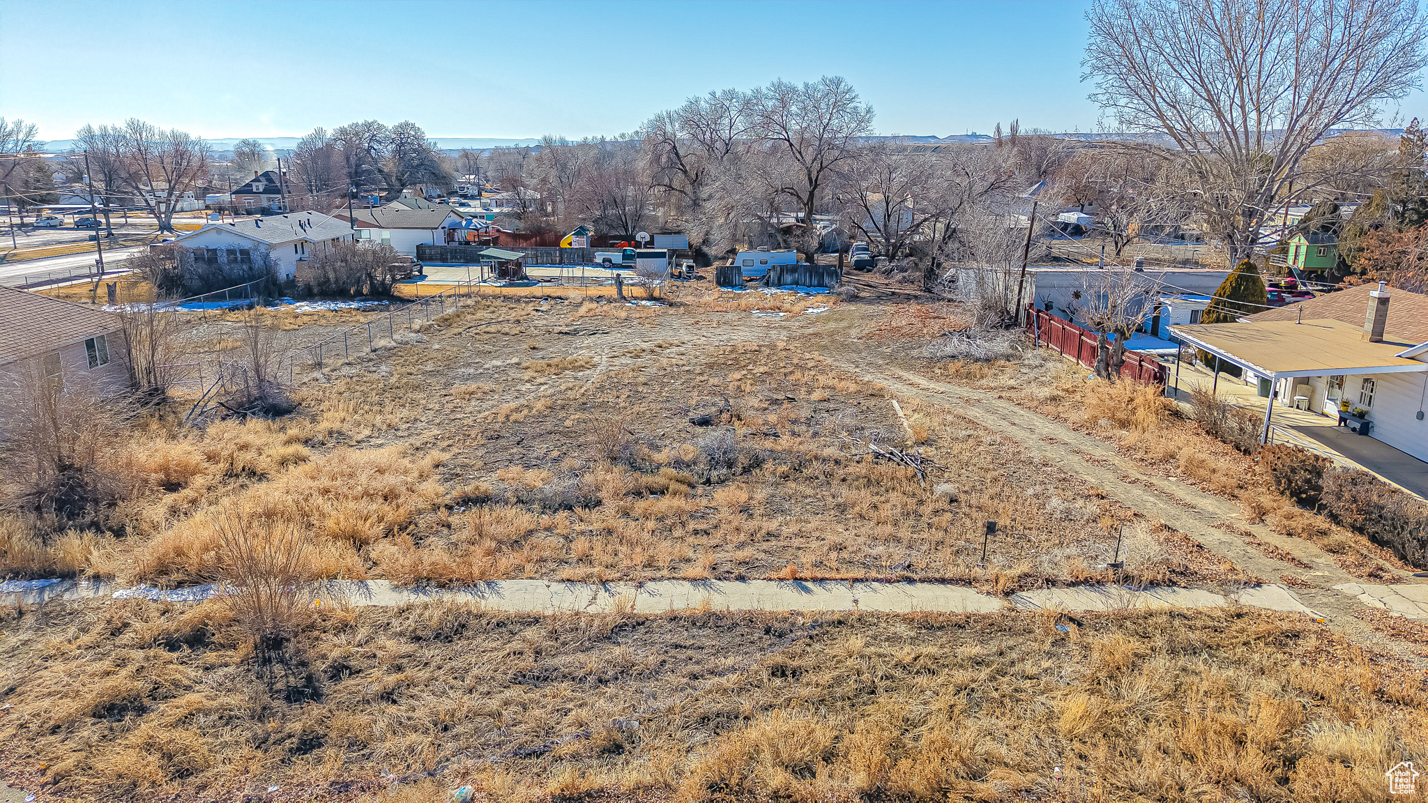 main property photo 12