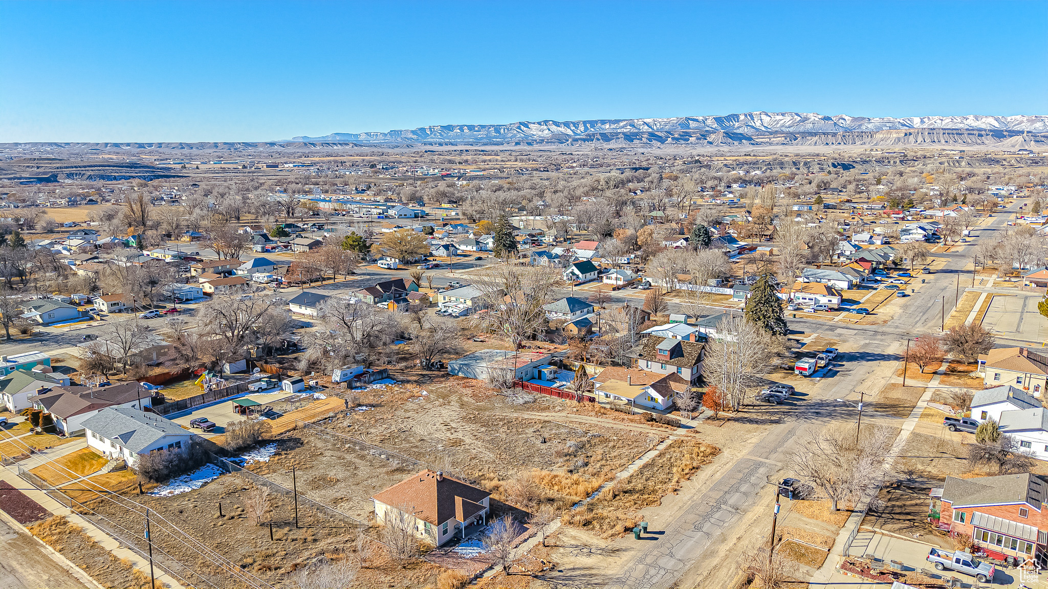 main property photo 14