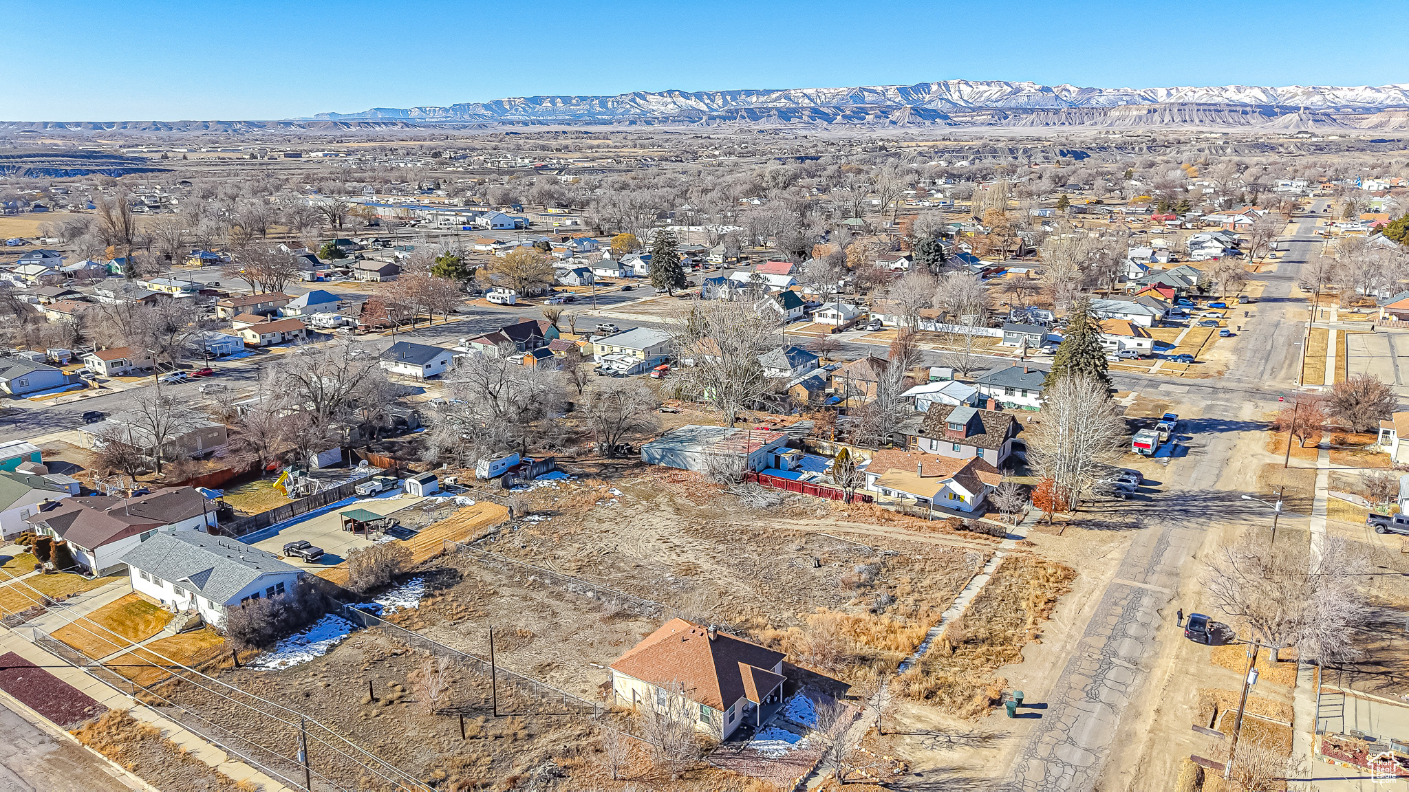 main property photo 19