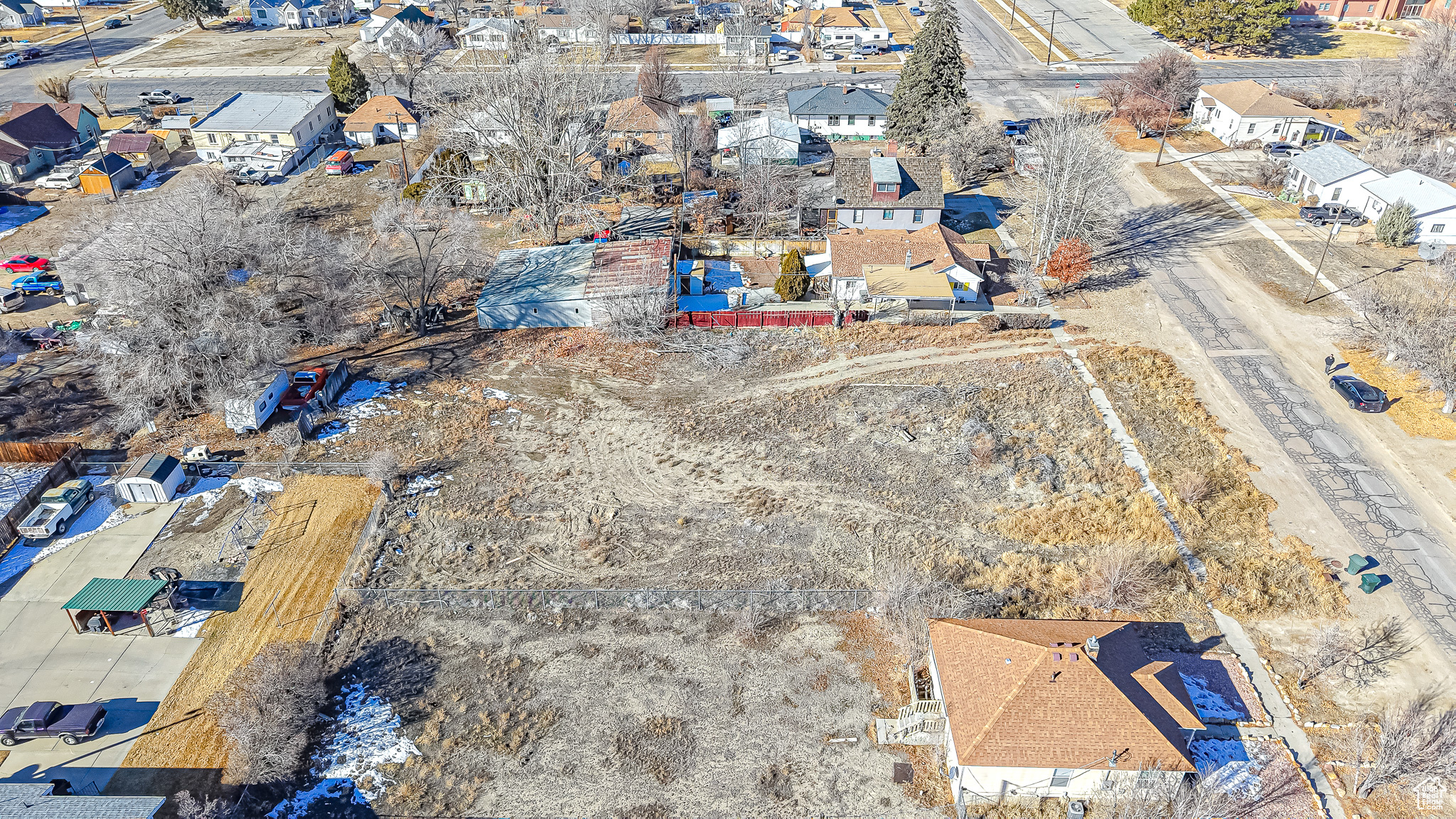 main property photo 23