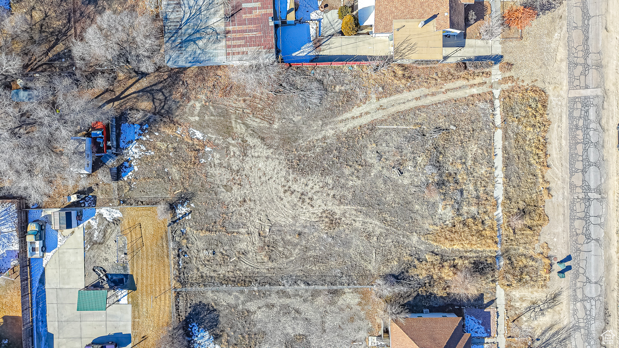 main property photo 24