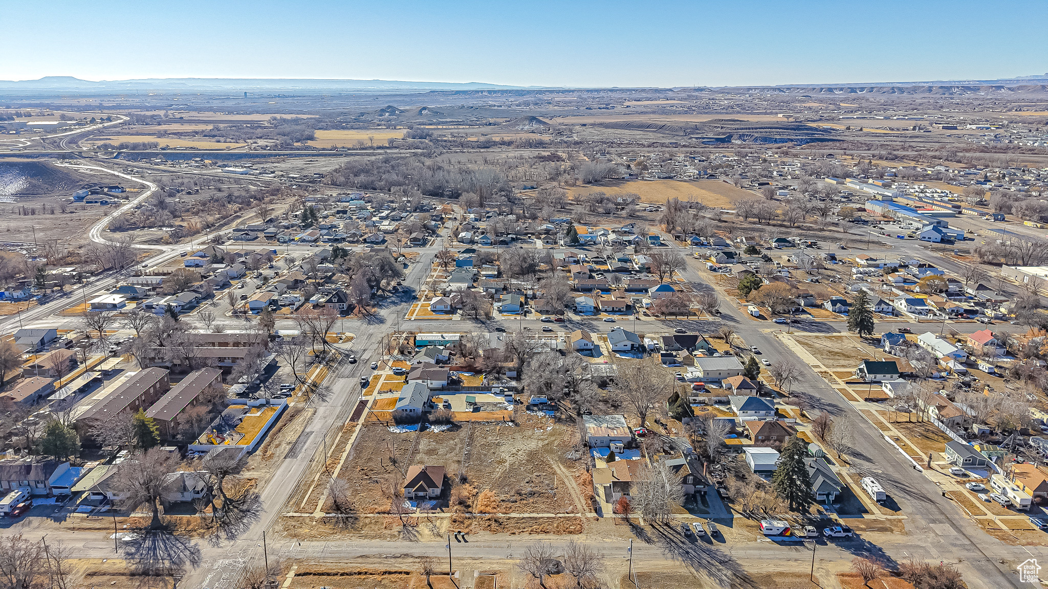 main property photo 27