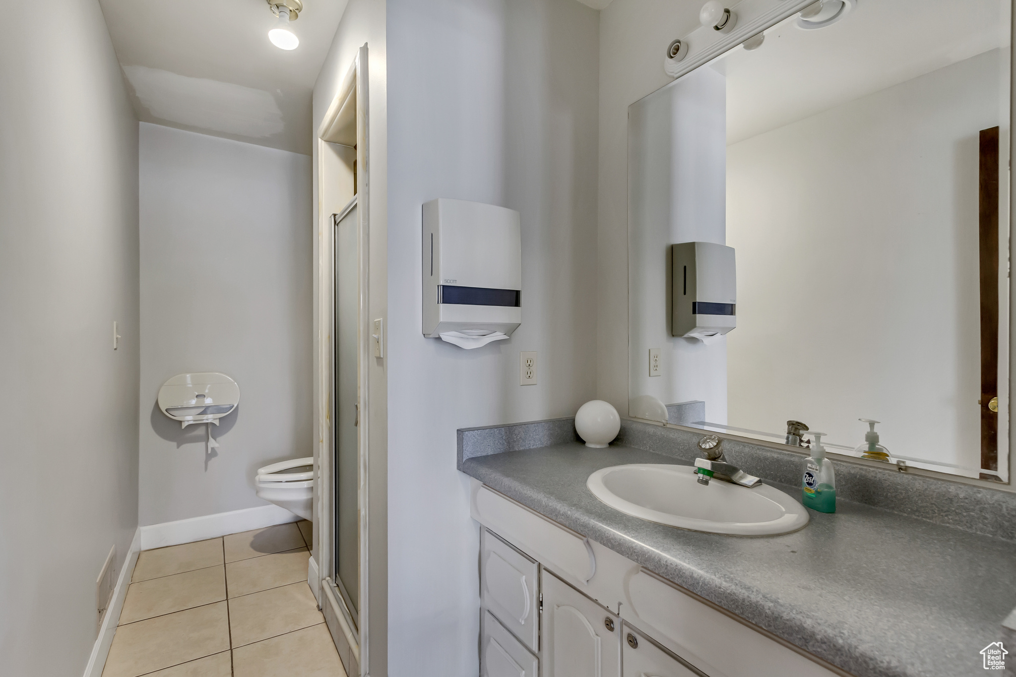 main property photo 13