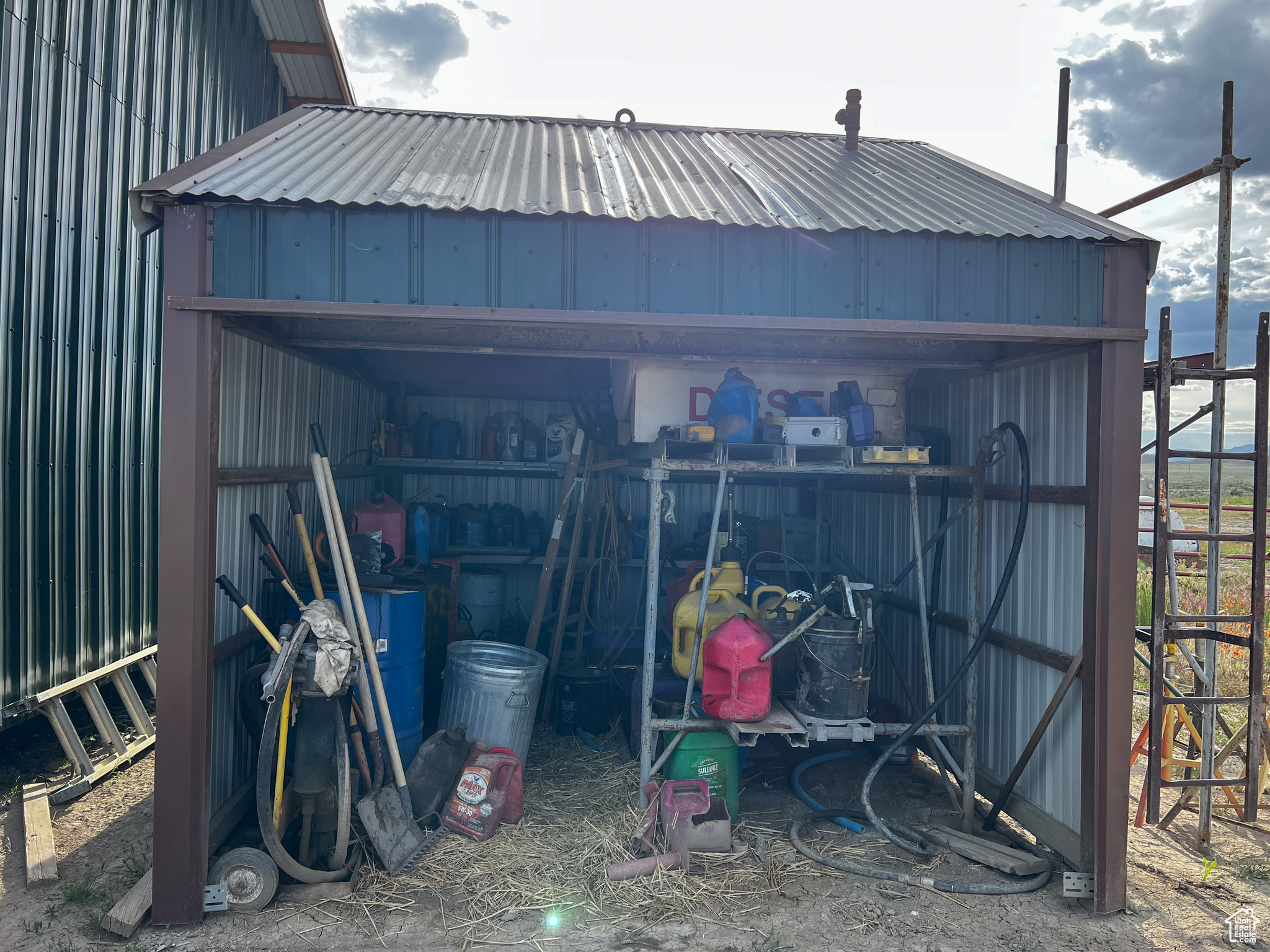 main property photo 5