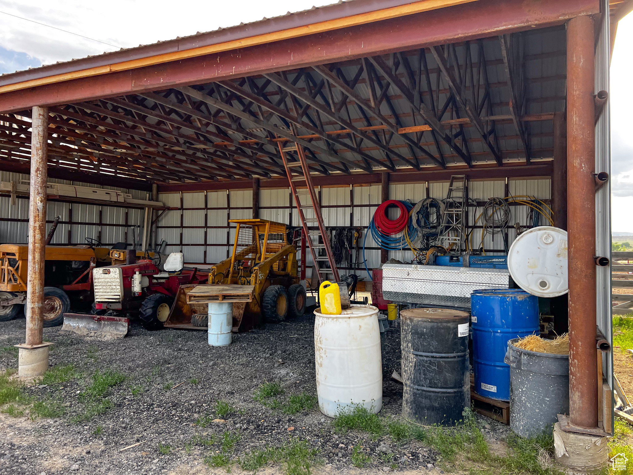 main property photo 6