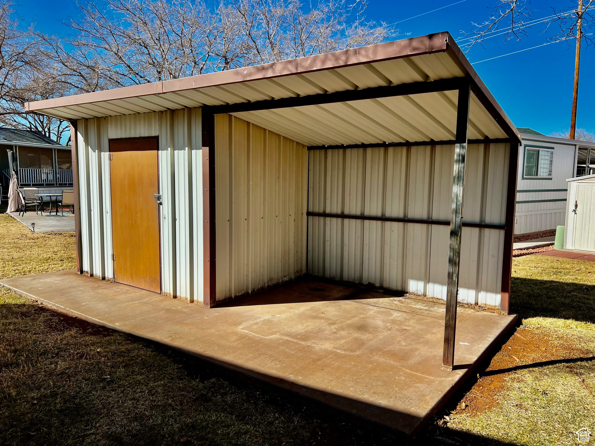 main property photo 17