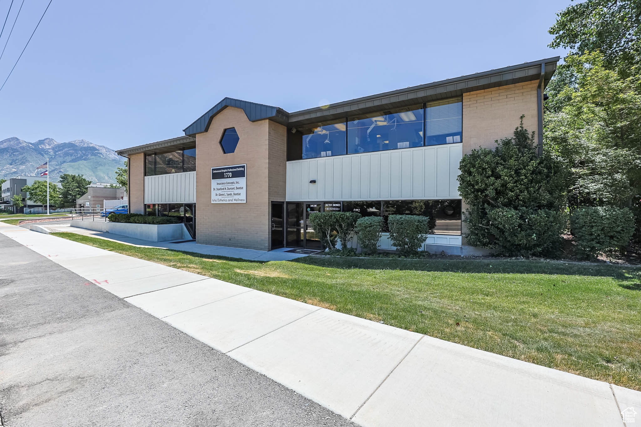 main property photo 2