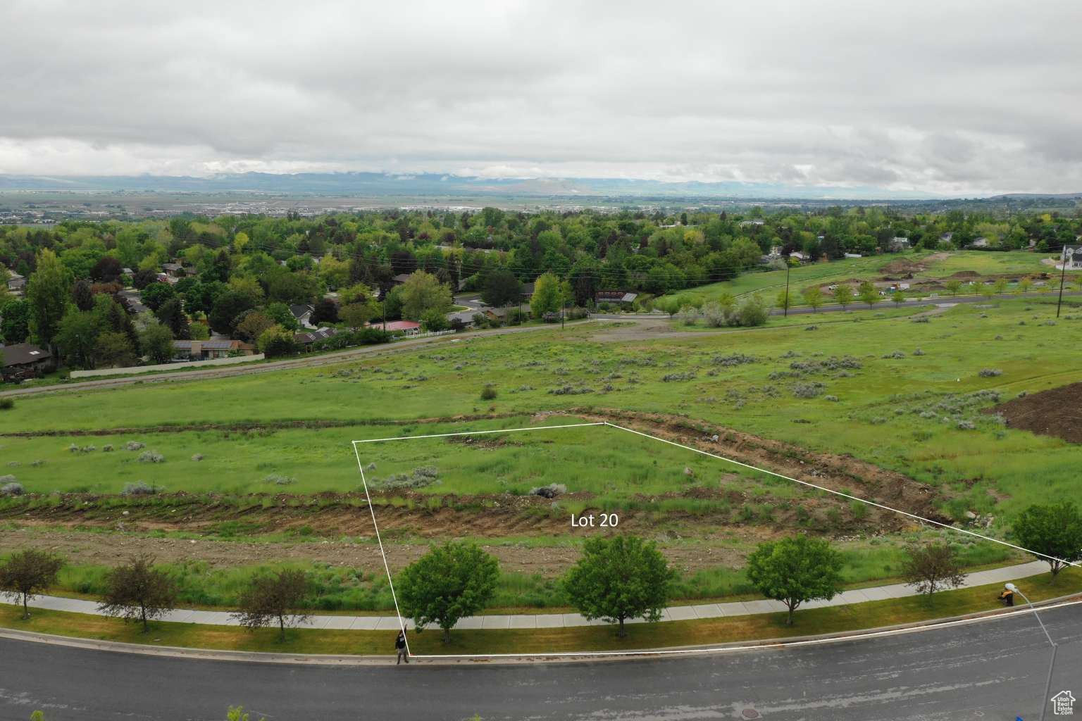 main property photo 8