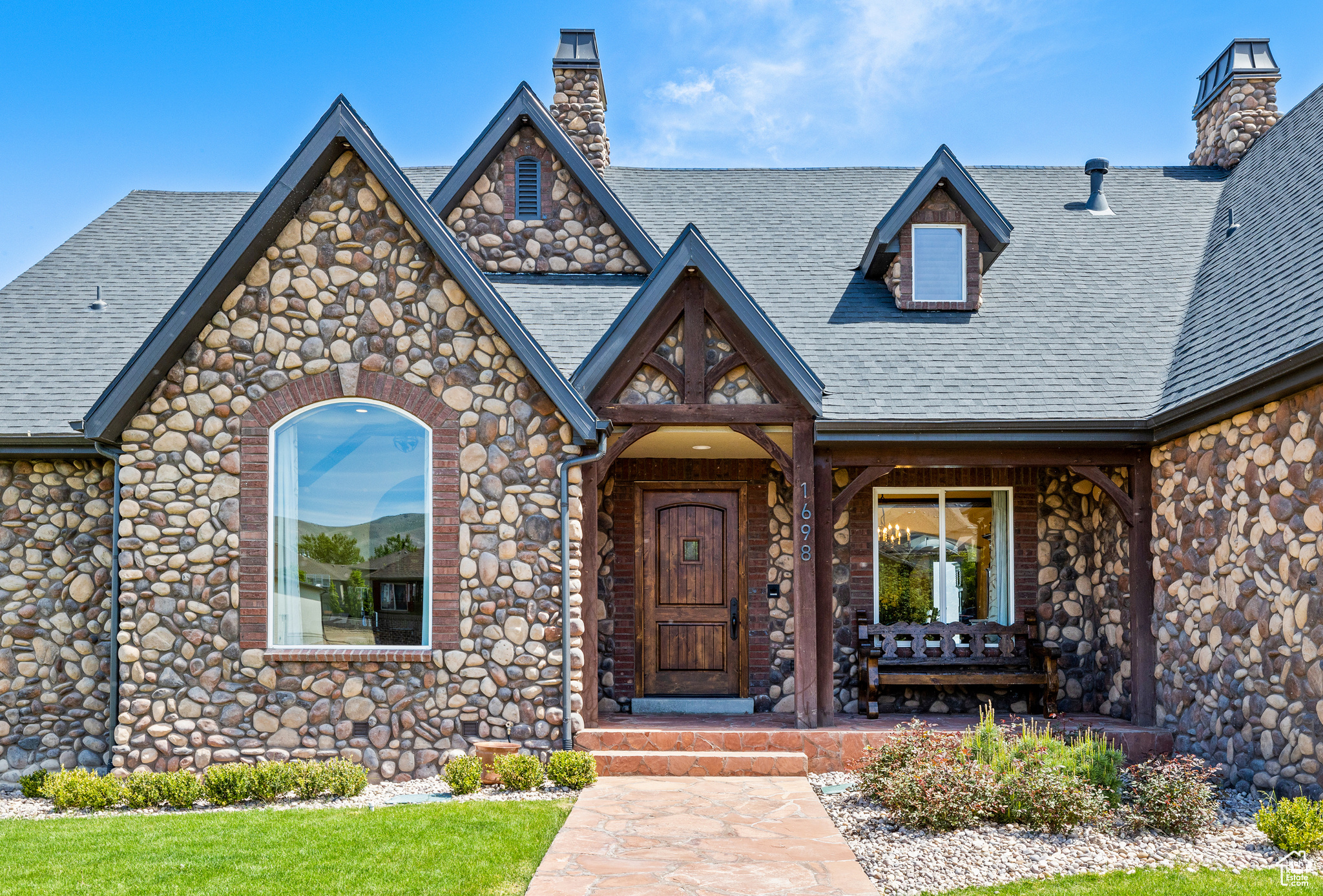 main property photo 6