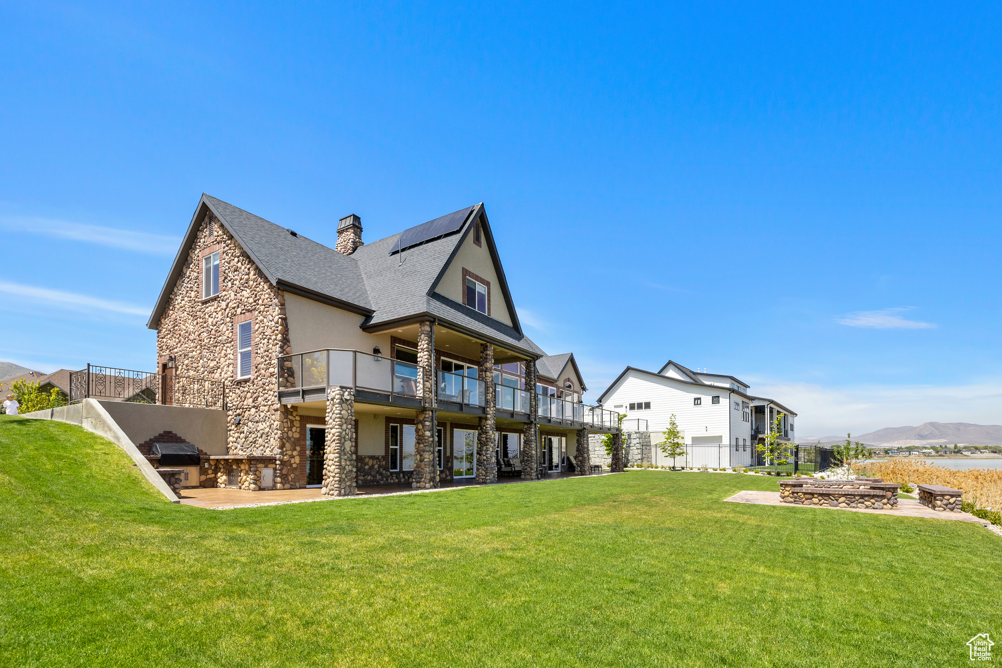 main property photo 75