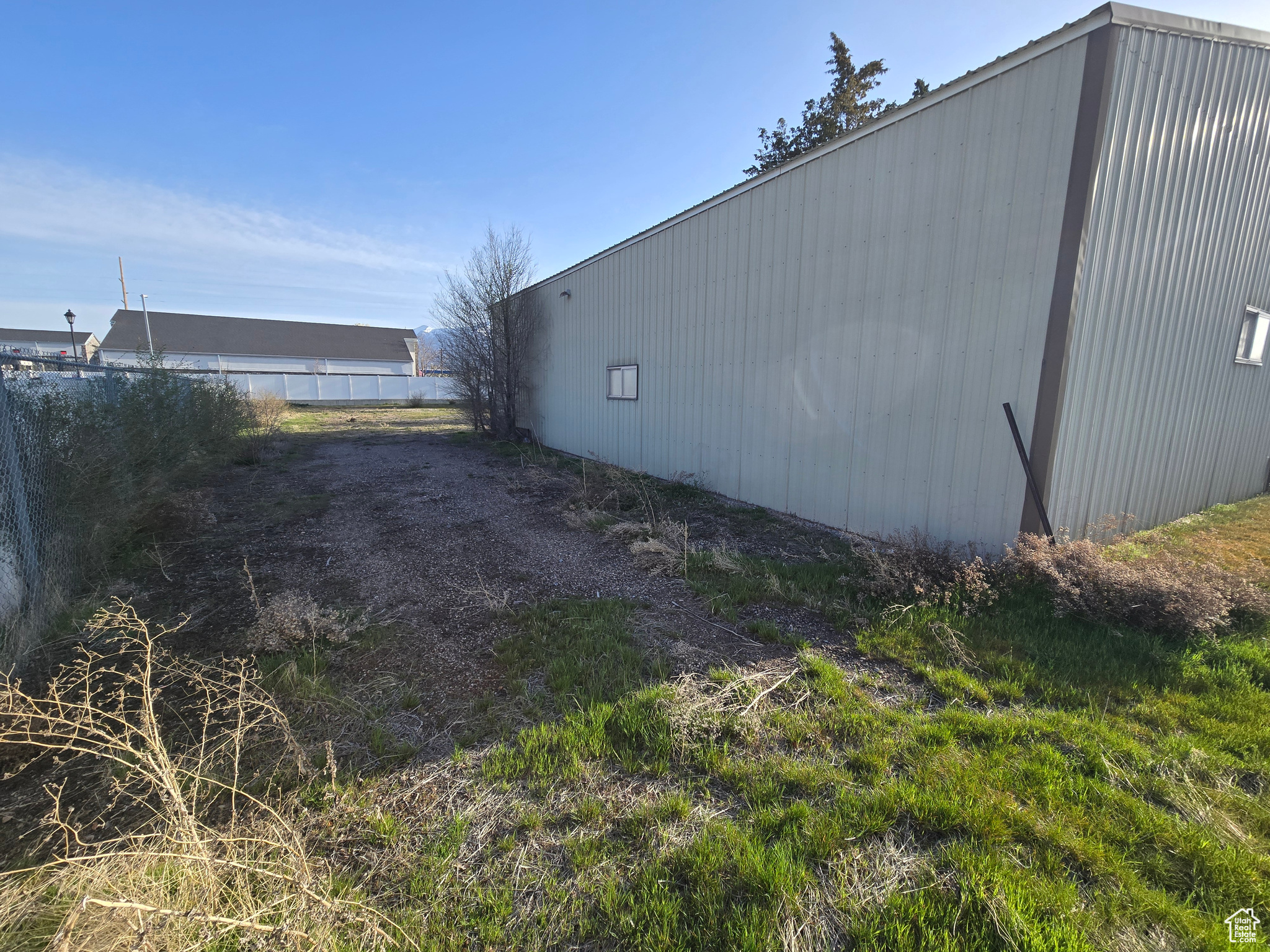 main property photo 13