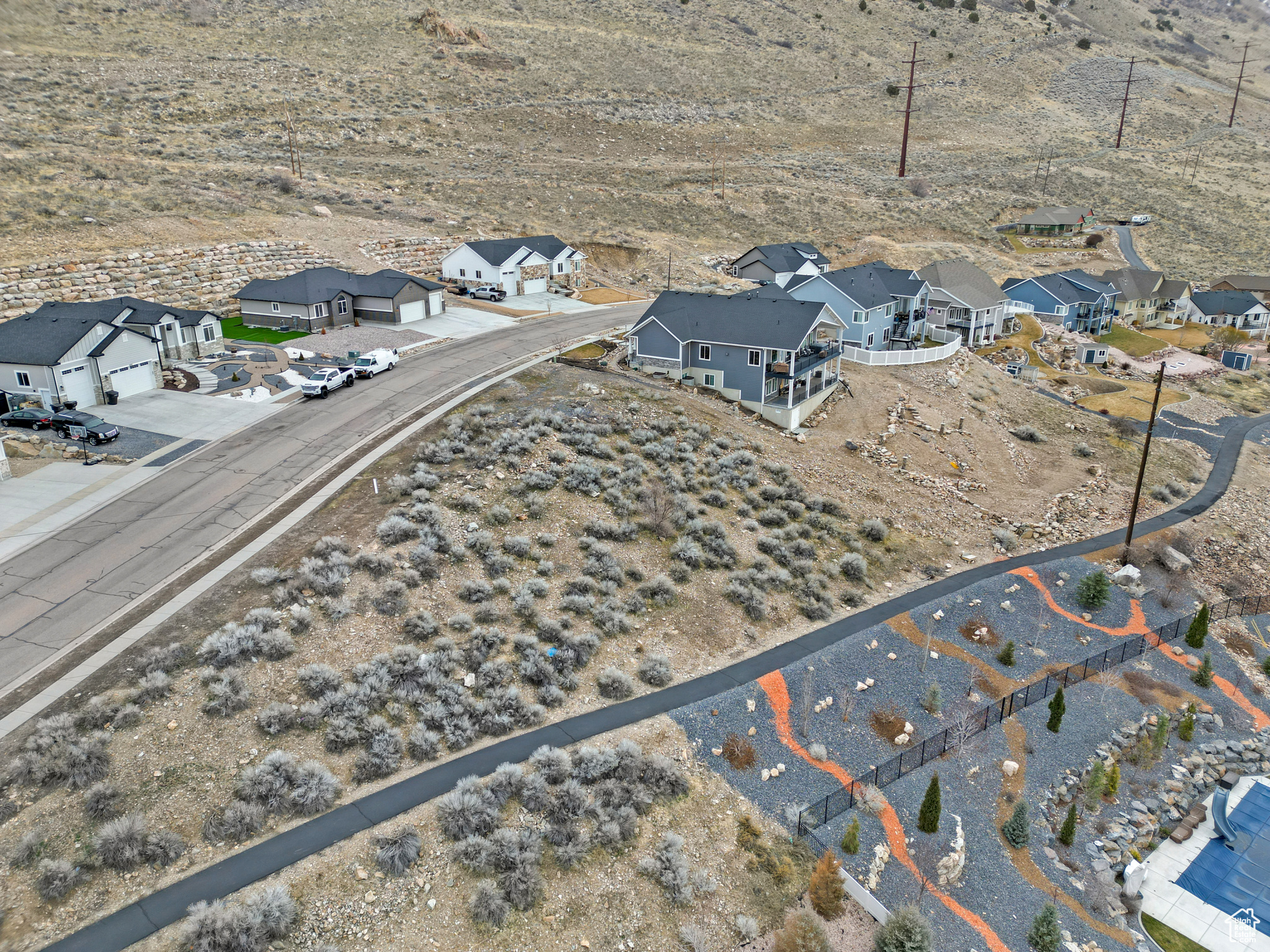 main property photo 13