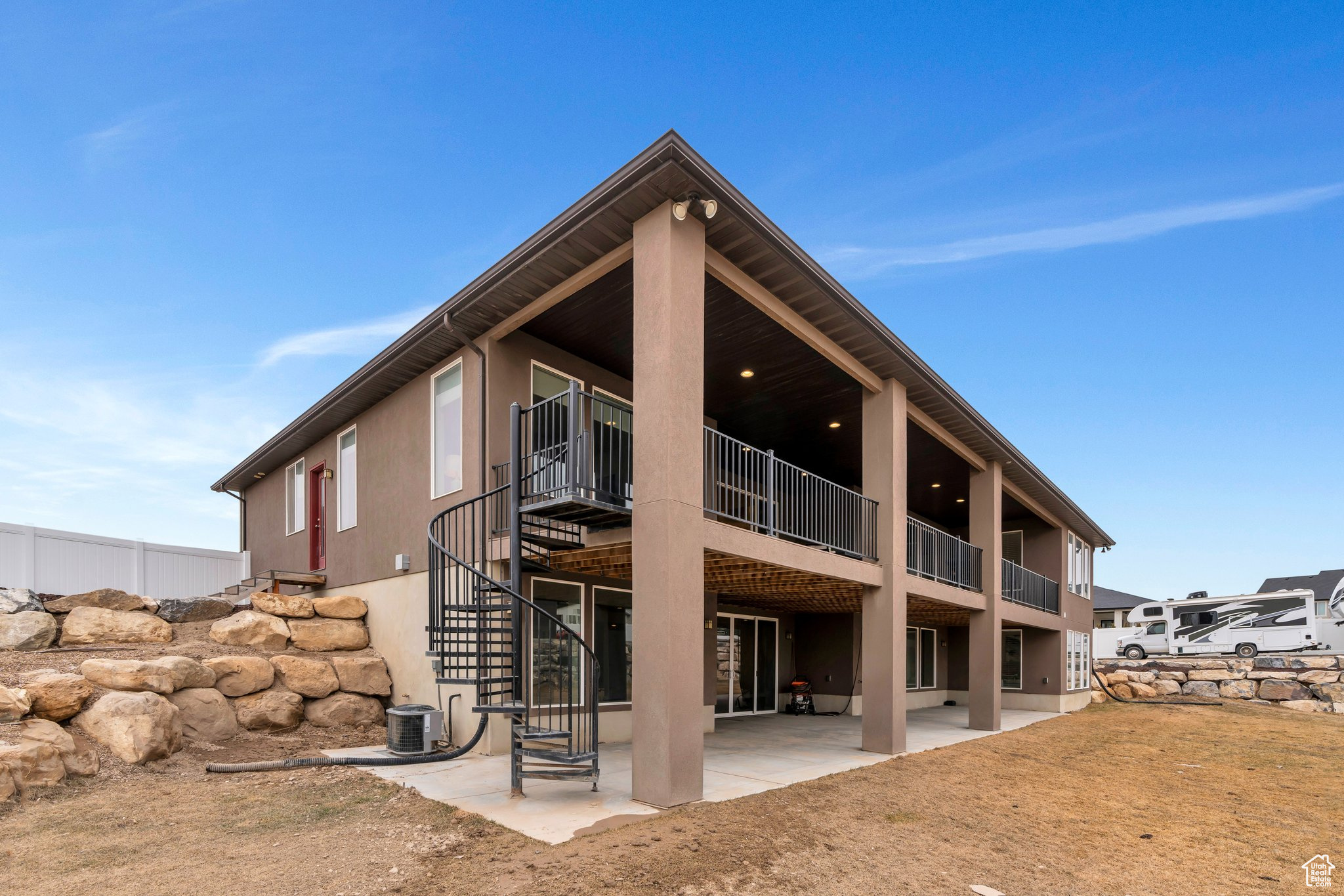 main property photo 35