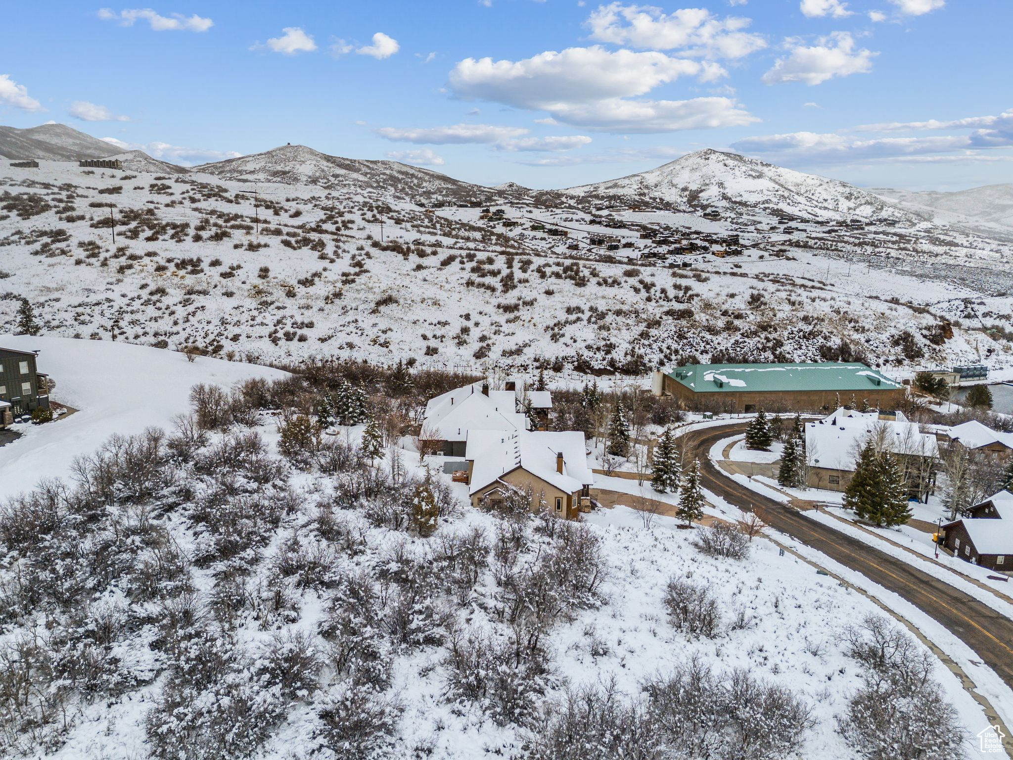 main property photo 28