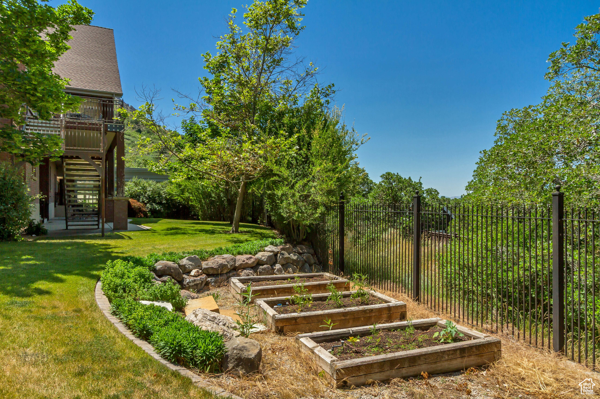 main property photo 94