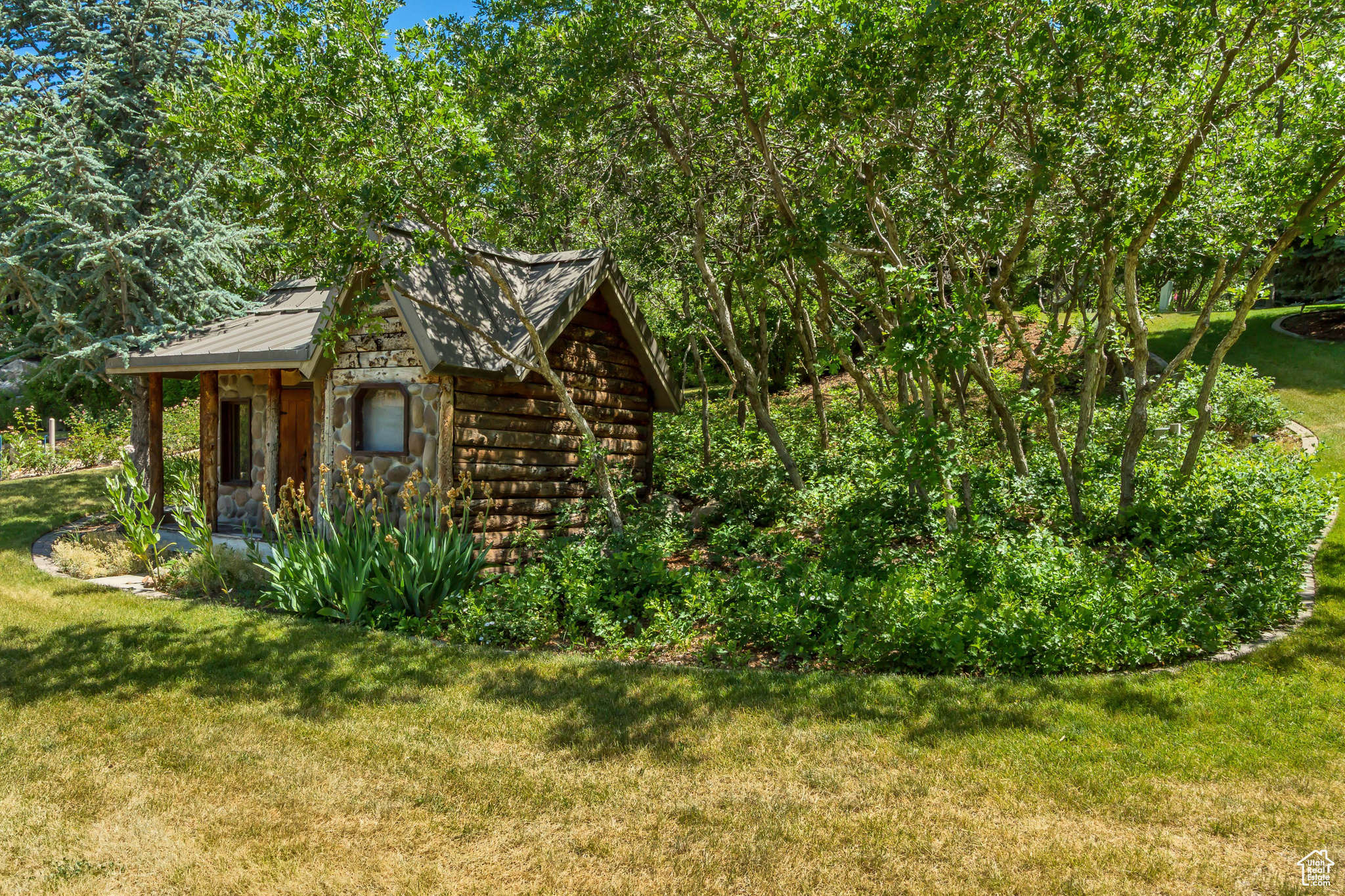 main property photo 98