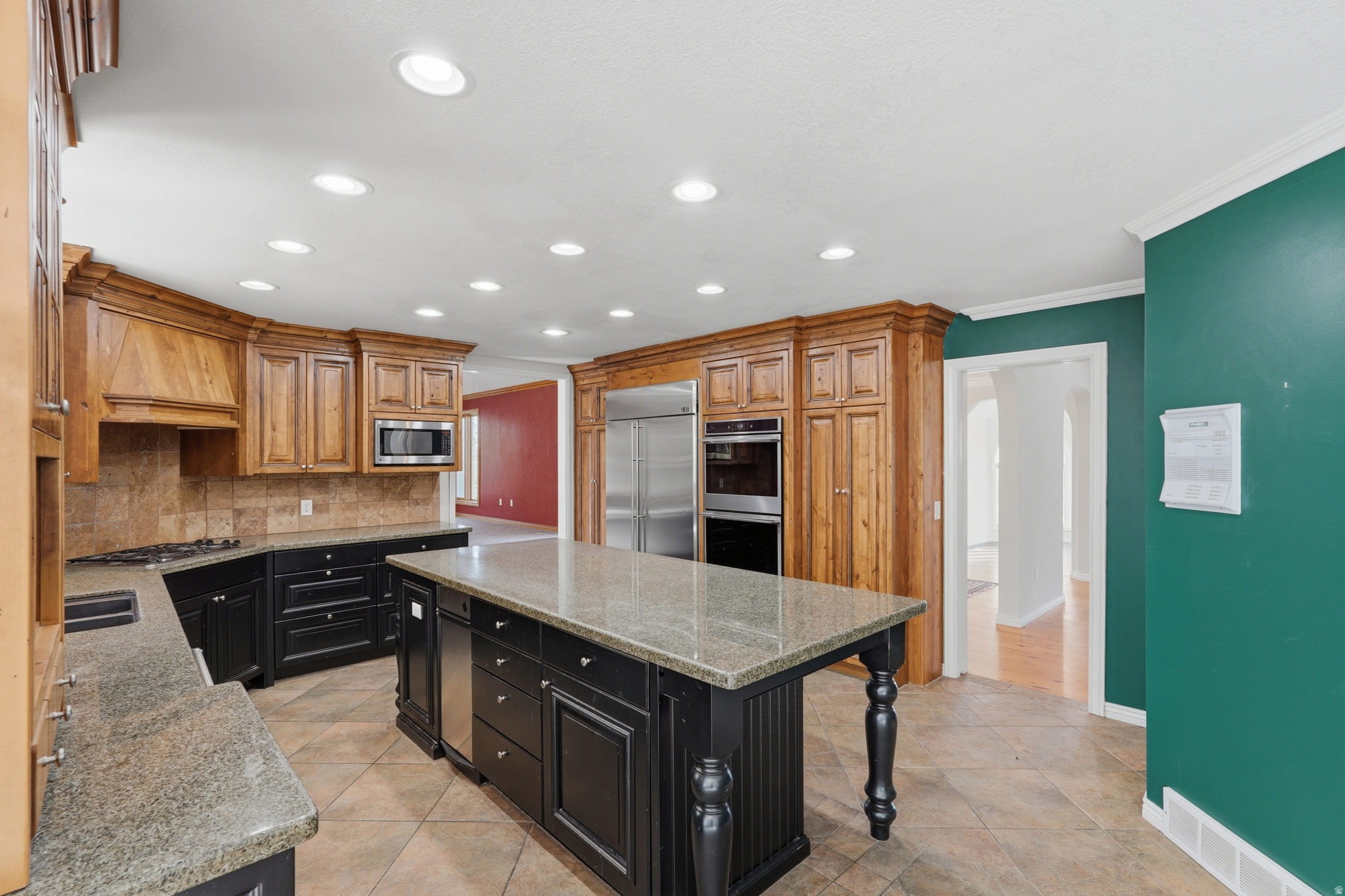 main property photo 8