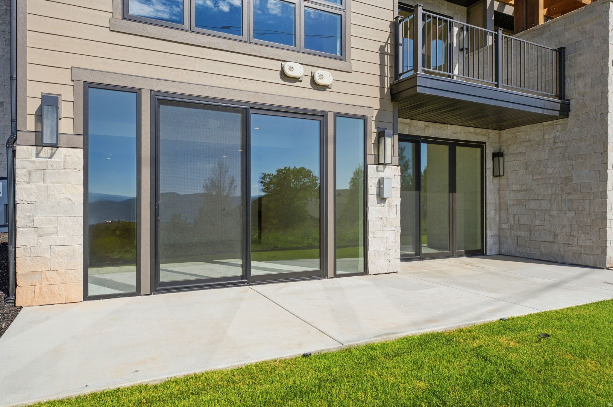 main property photo 59