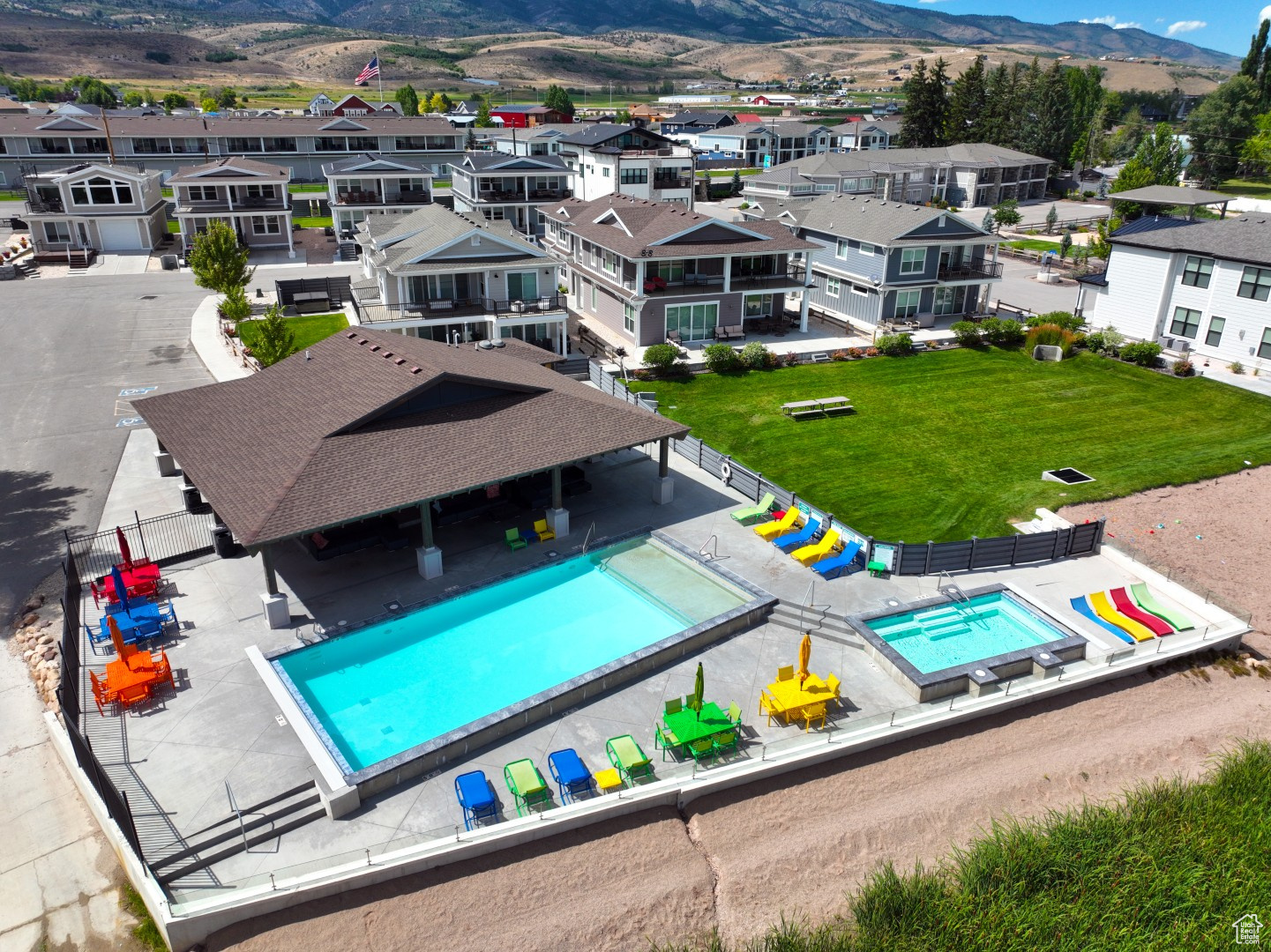 main property photo 8