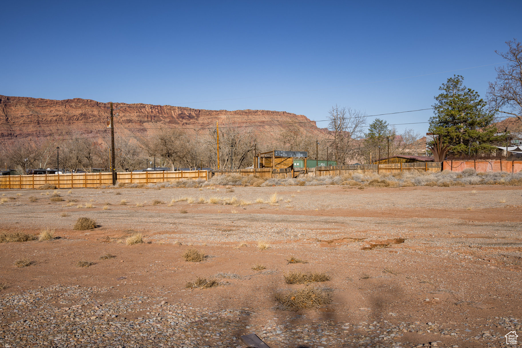 main property photo 23