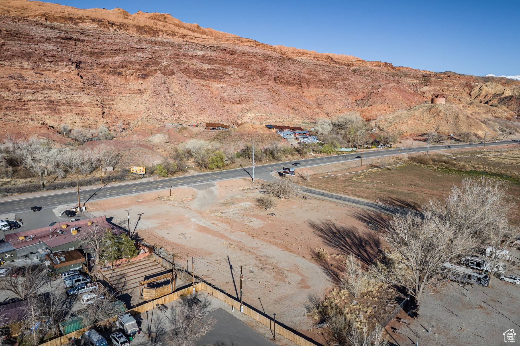 main property photo 6