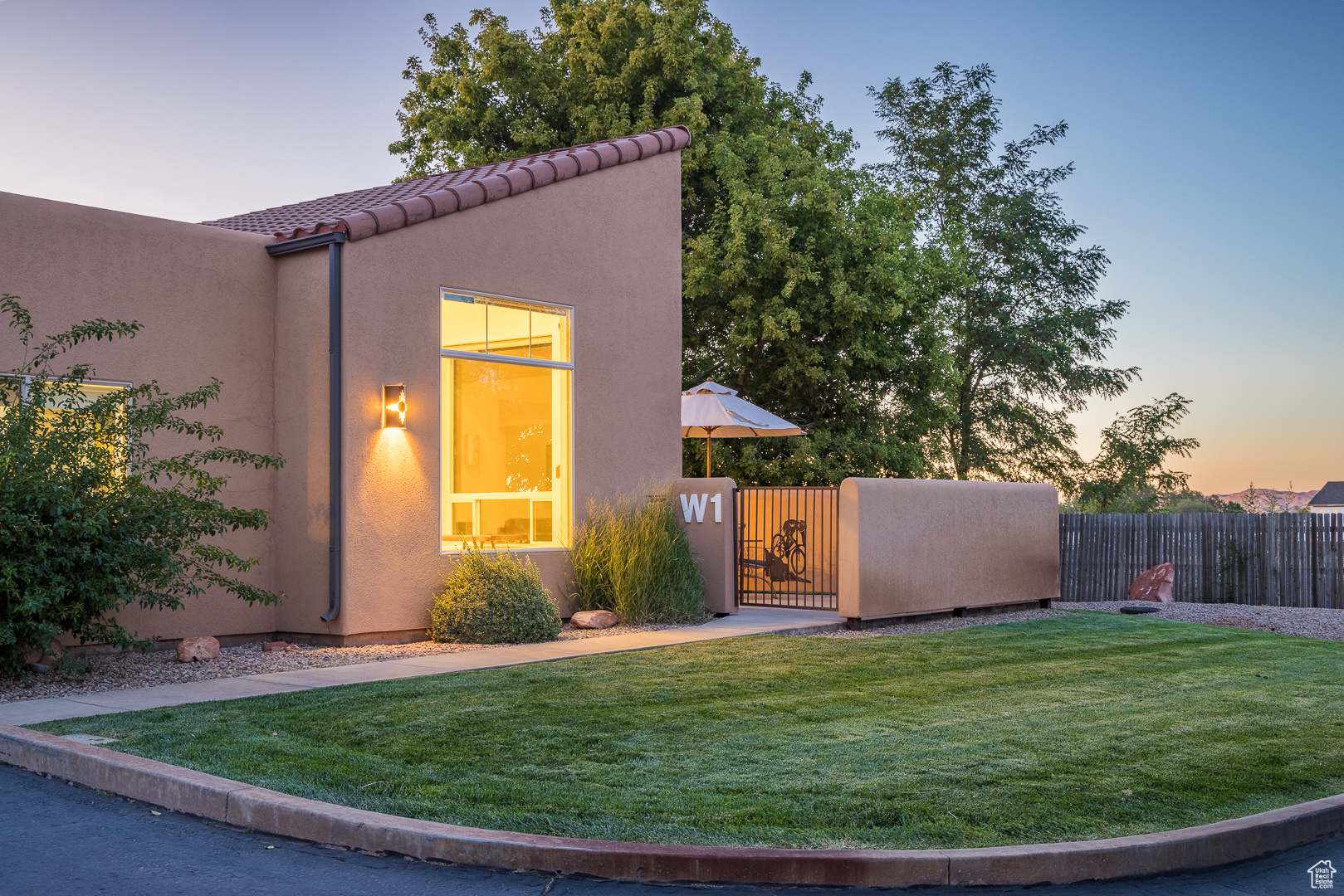 main property photo 35