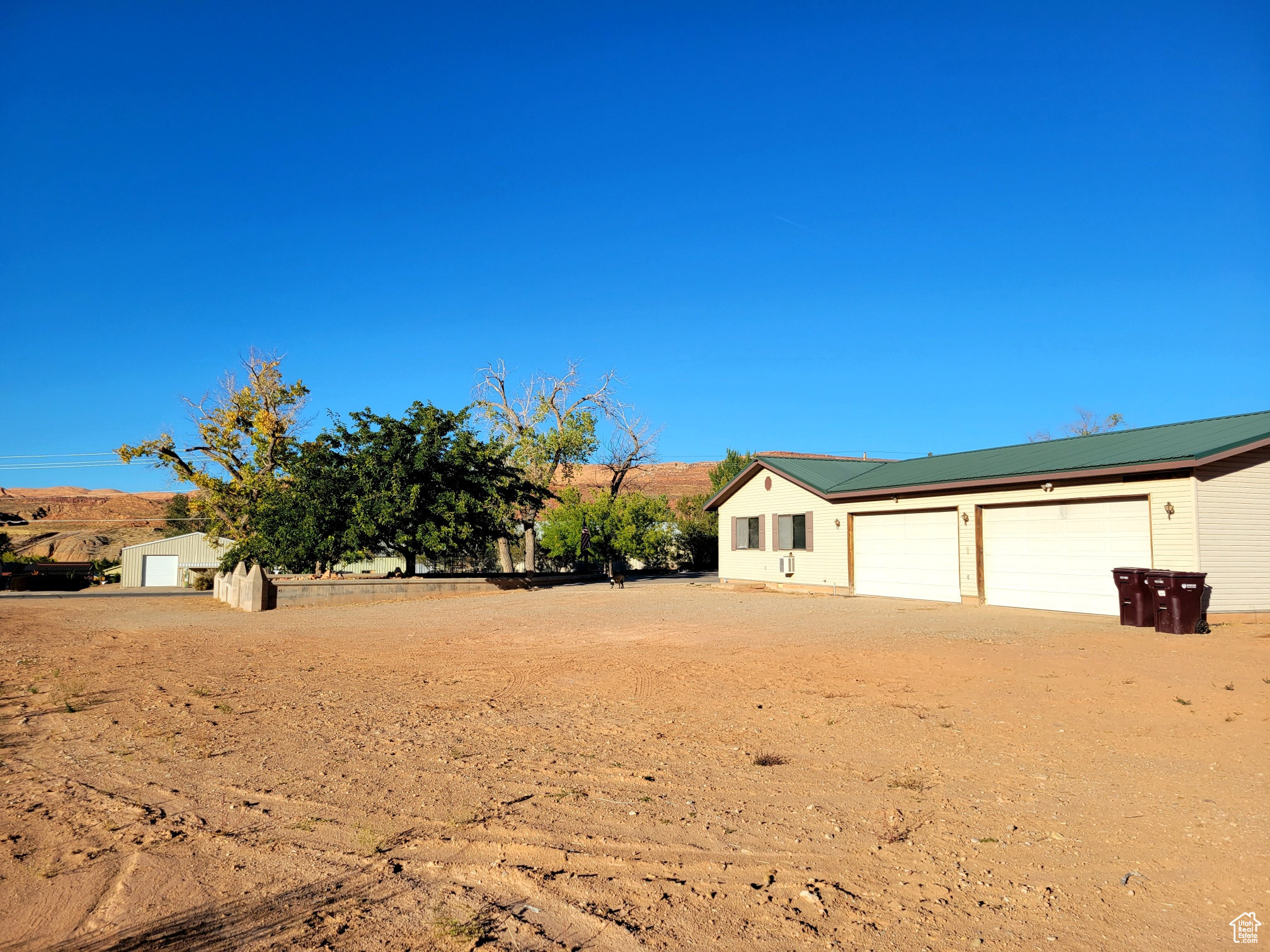 main property photo 17